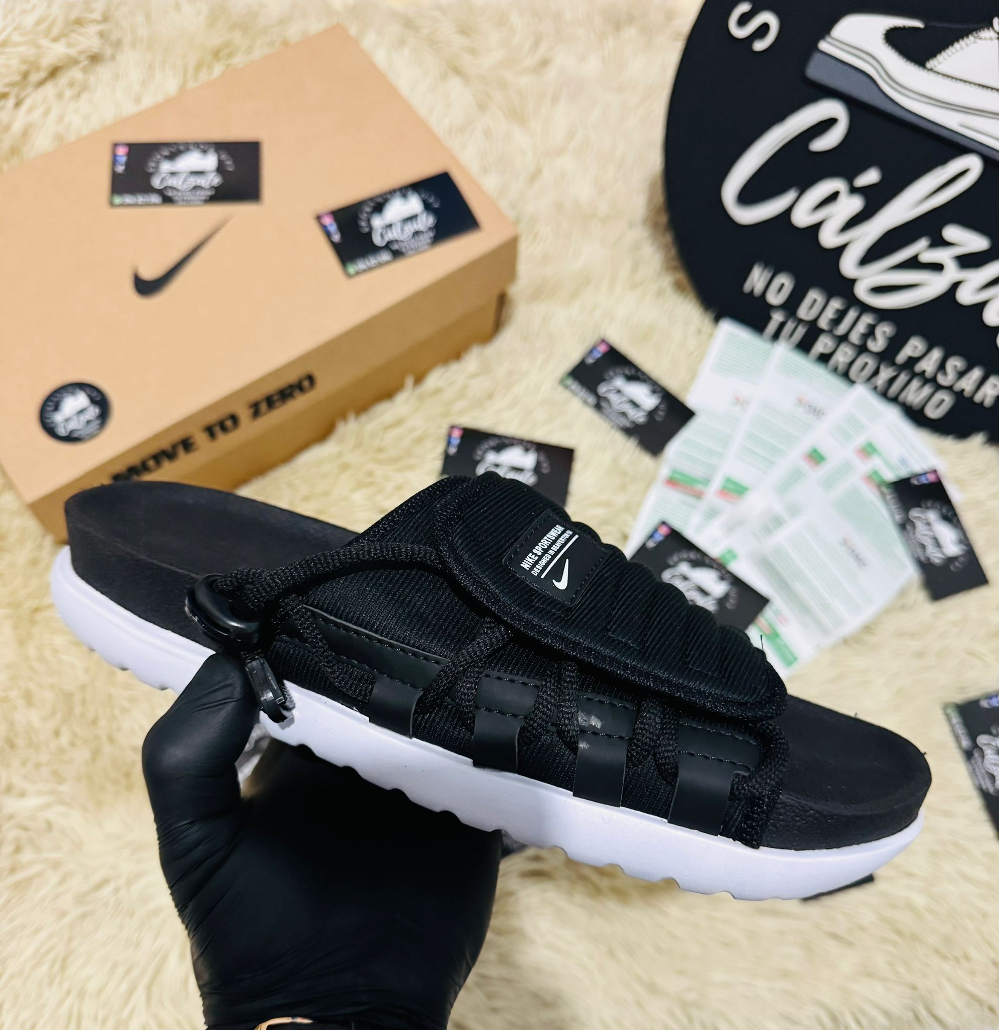 Nike Suna  - negro blanco