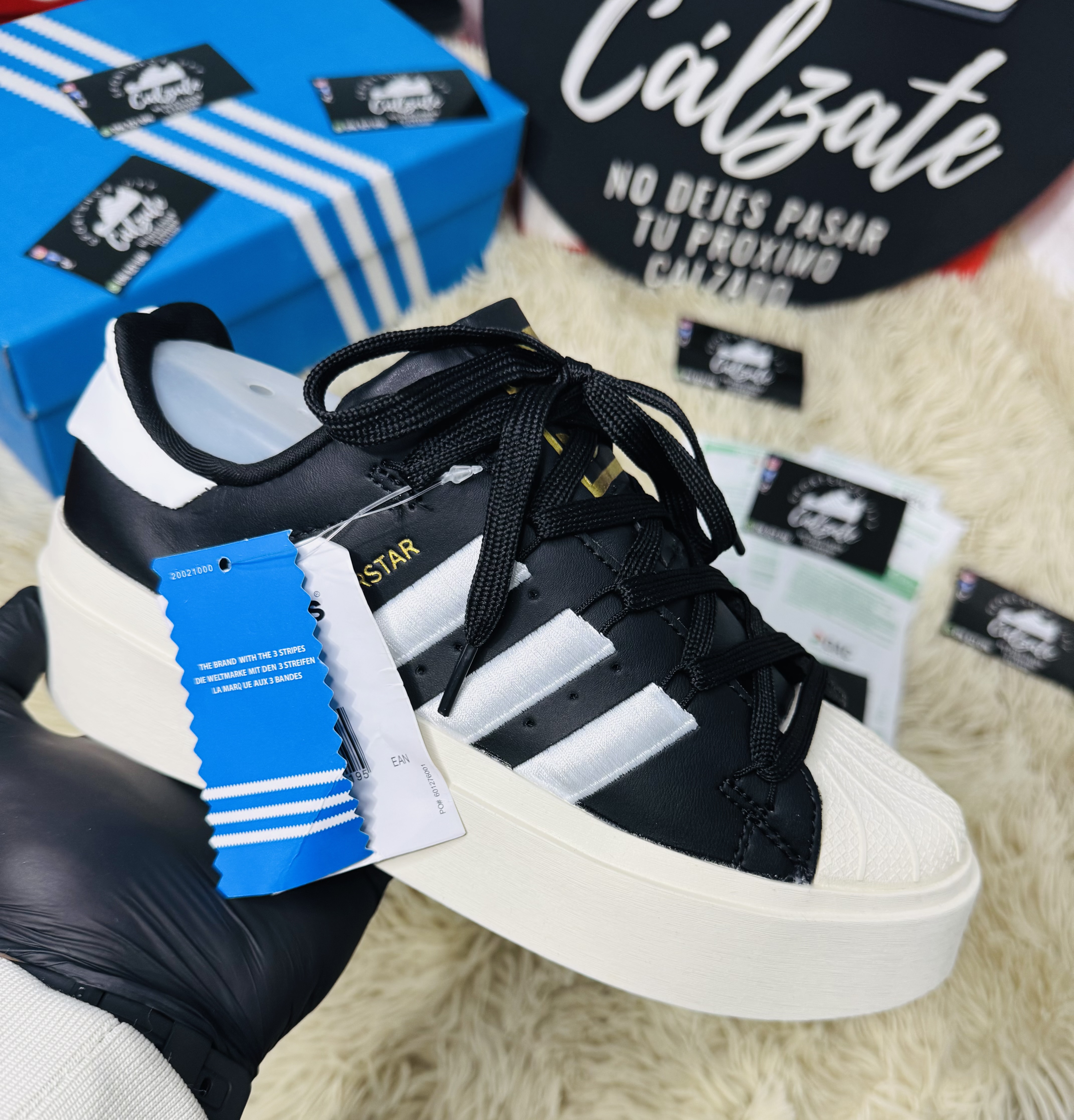 Adidas bonega (calidad original) - Negro líneas blancas 