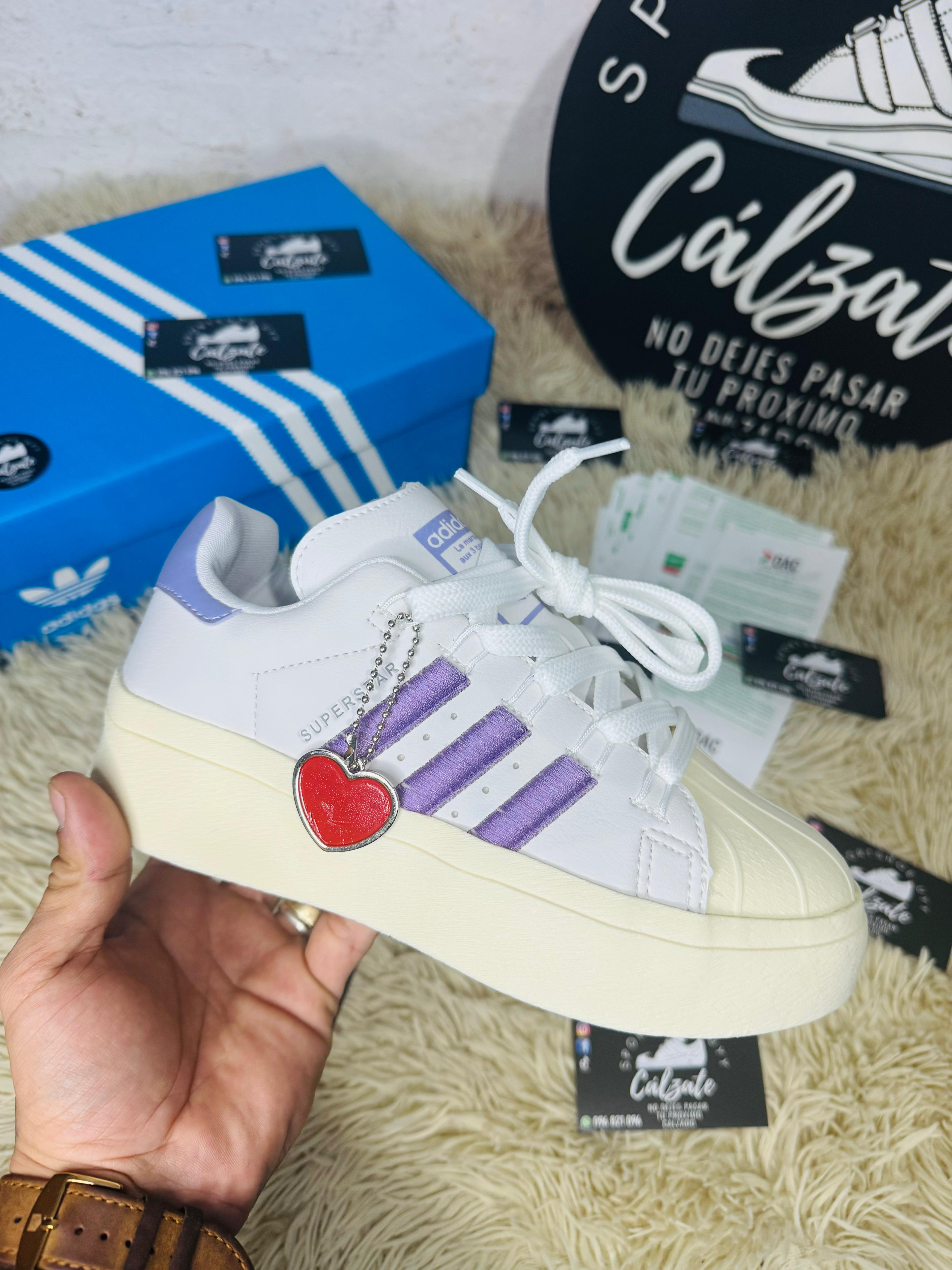 Adidas bonega  - blanco lila