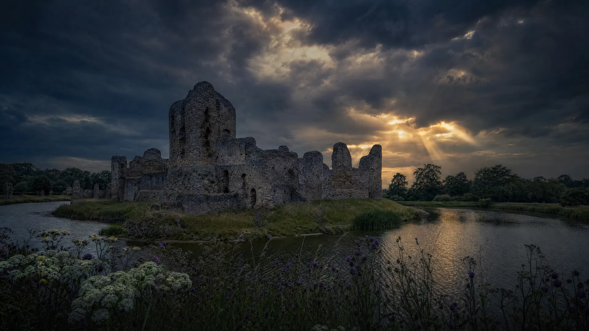 Berkhamsted Castle ruins — Element Home Services covers the Berkhamsted HP4 area by Element Home Services Gas Safe engineers