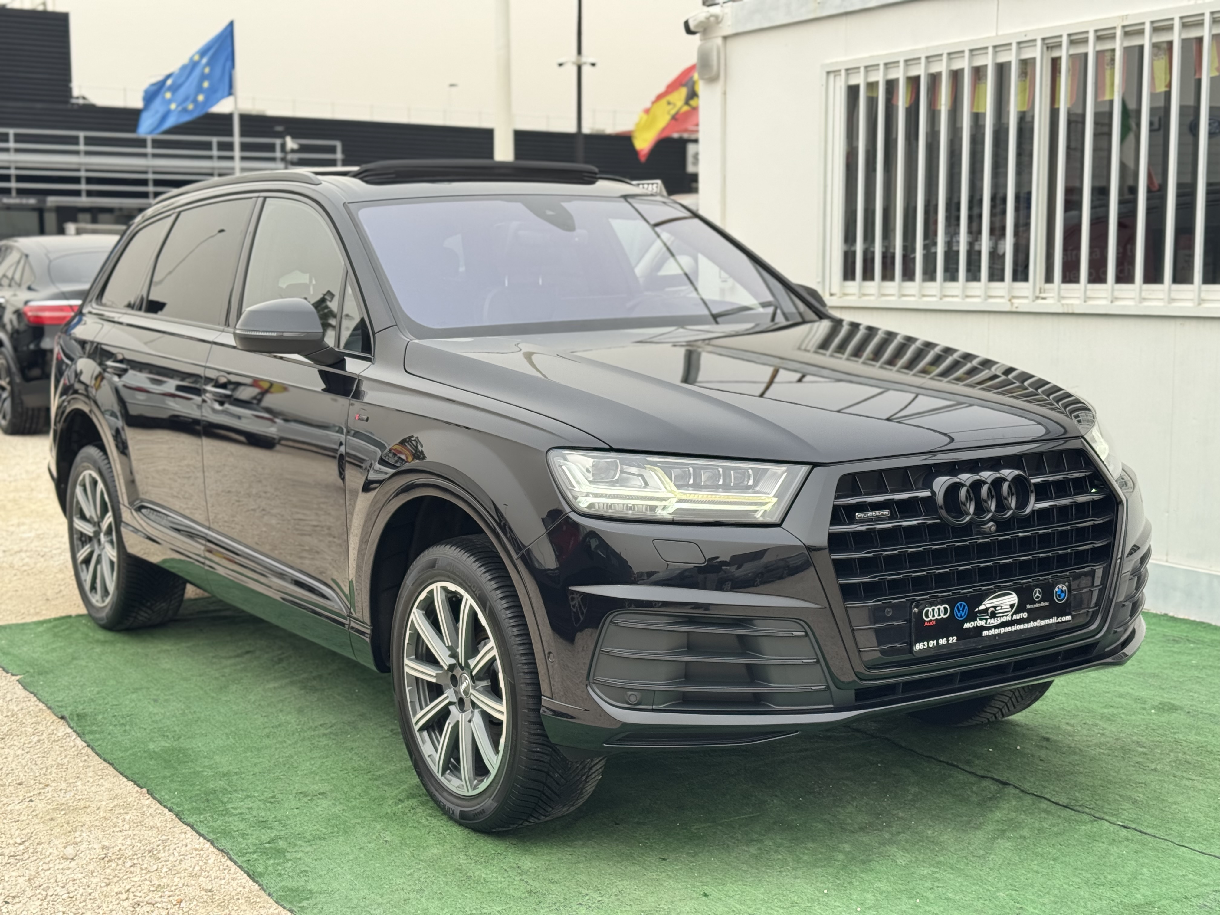 Audi Q7 Black Line