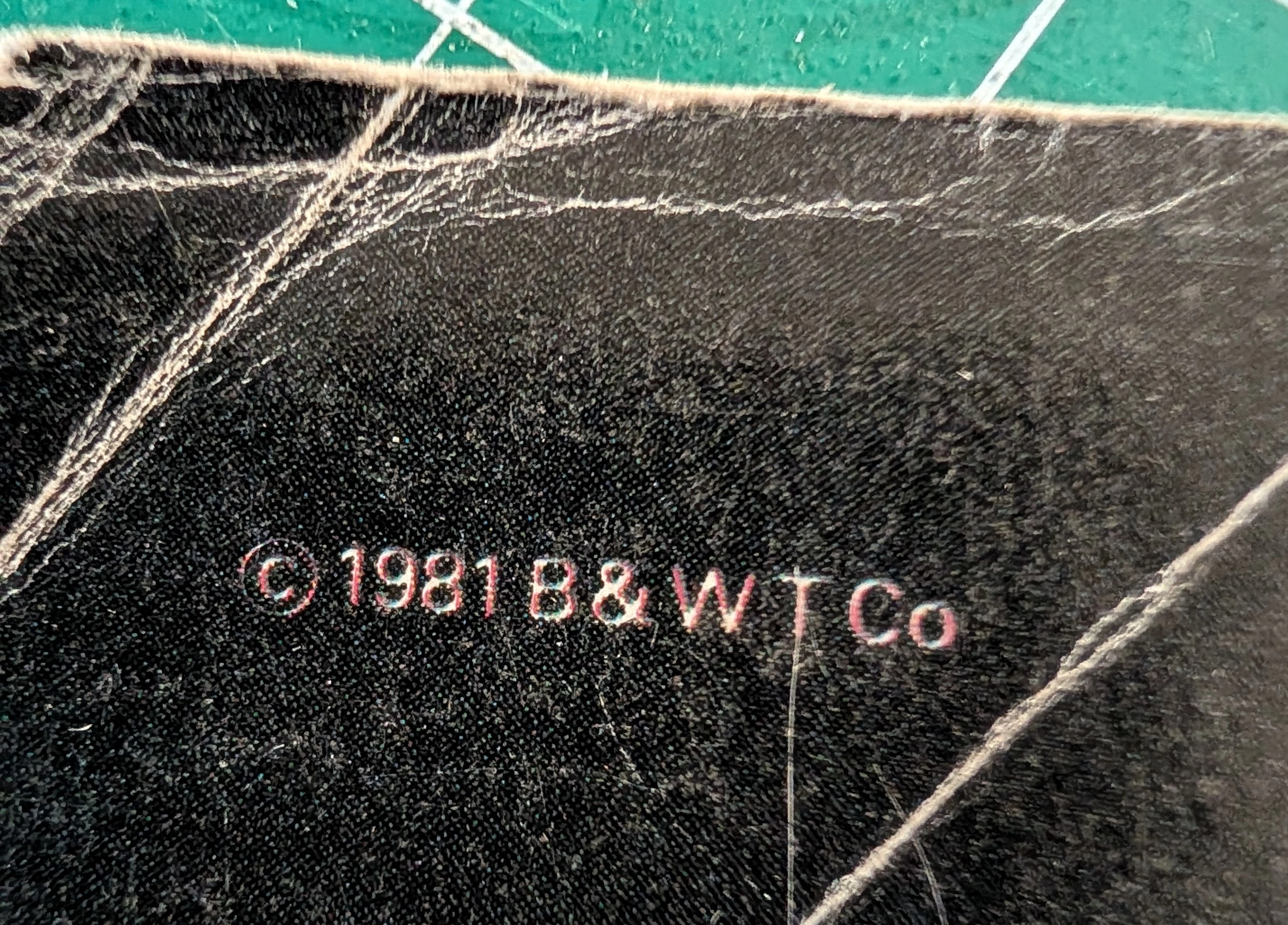 역사를 증명하는 미세한 글자: 잡지 광고 속 세부 문구가 지닌 예상 밖의 중요성 — detail 5