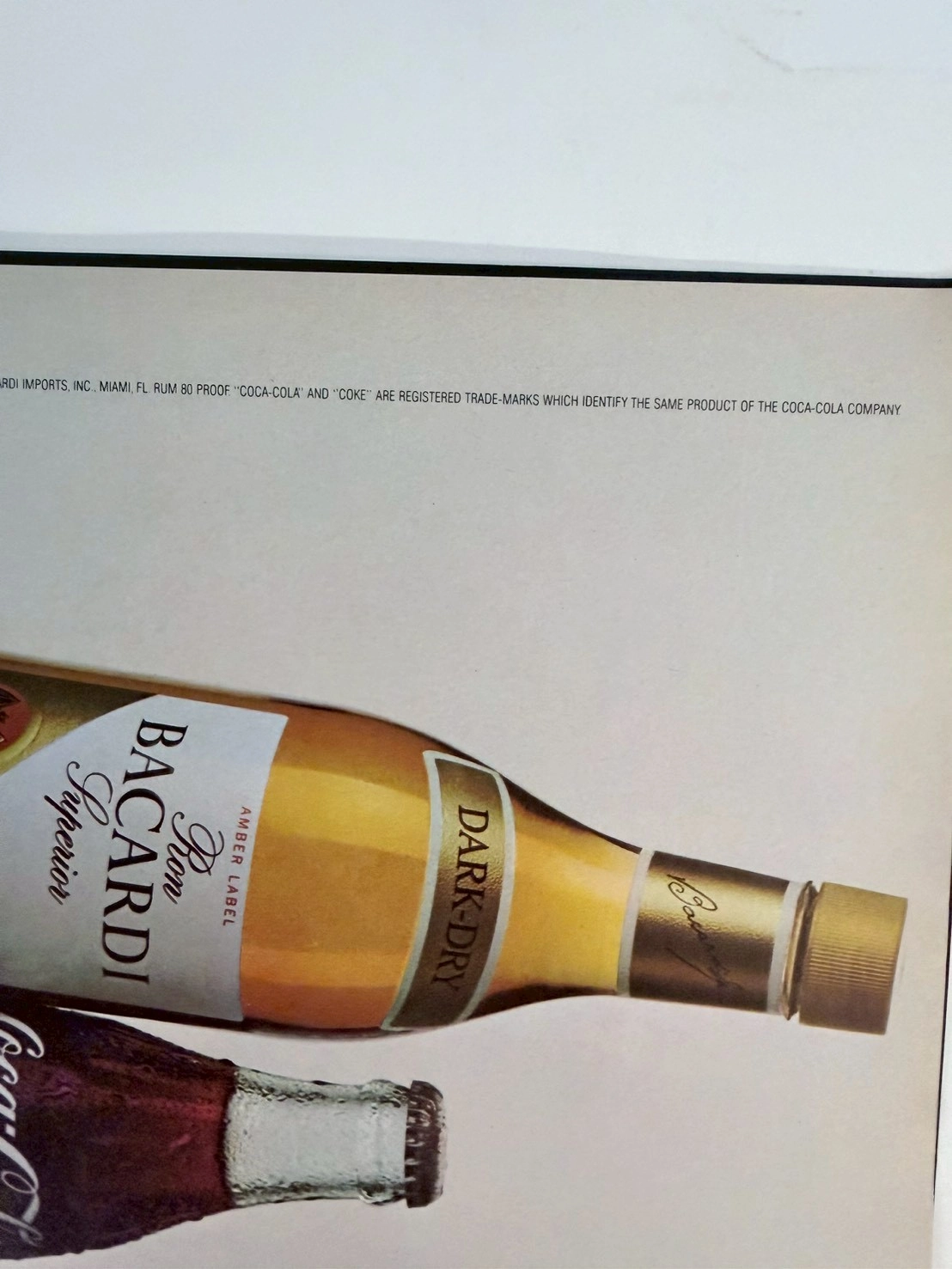 두 제국의 조약: 1982년 Bacardi & Coca-Cola 빈티지 광고 (Class S) 해체 분석 — detail 3