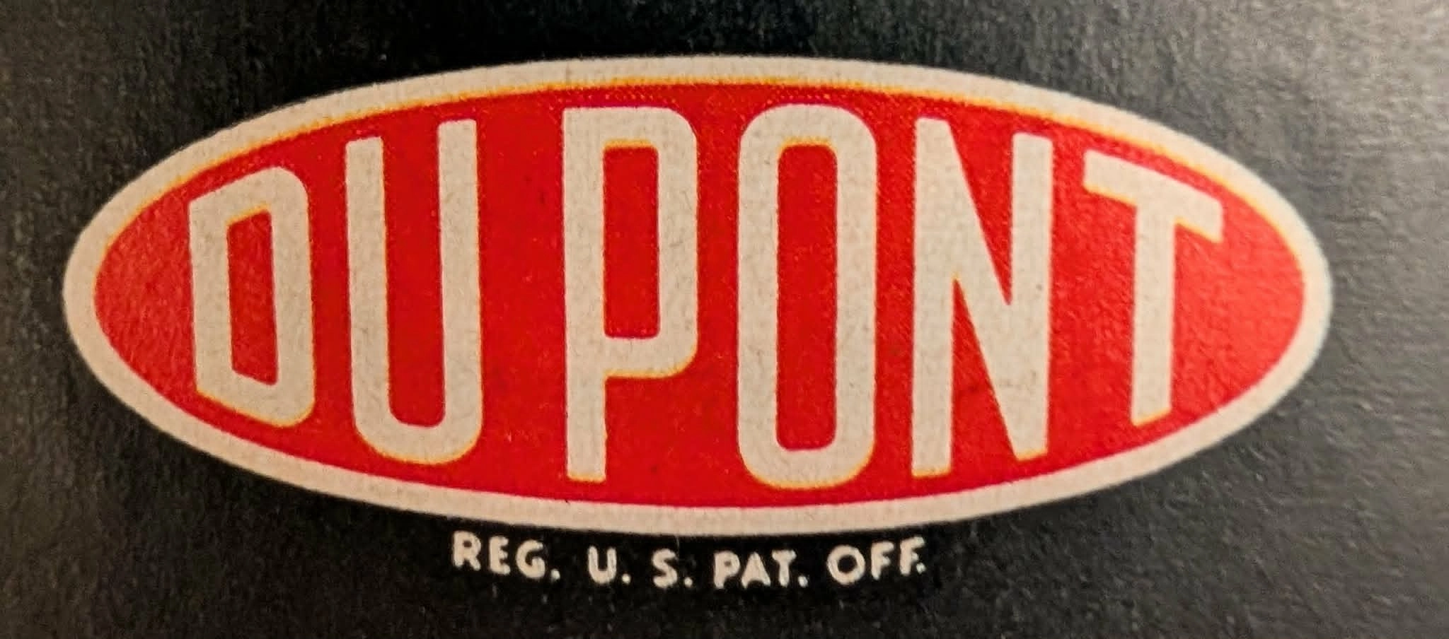 El Dosier del Viajero en el Tiempo: Pintura DuPont - La Química de los Suburbios — The Record Institute Journal