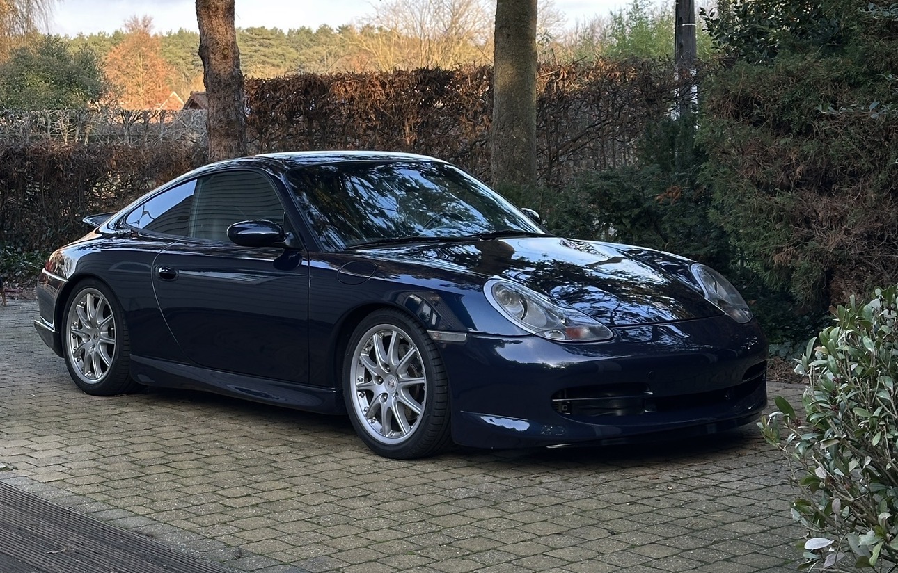 PORSCHE 996