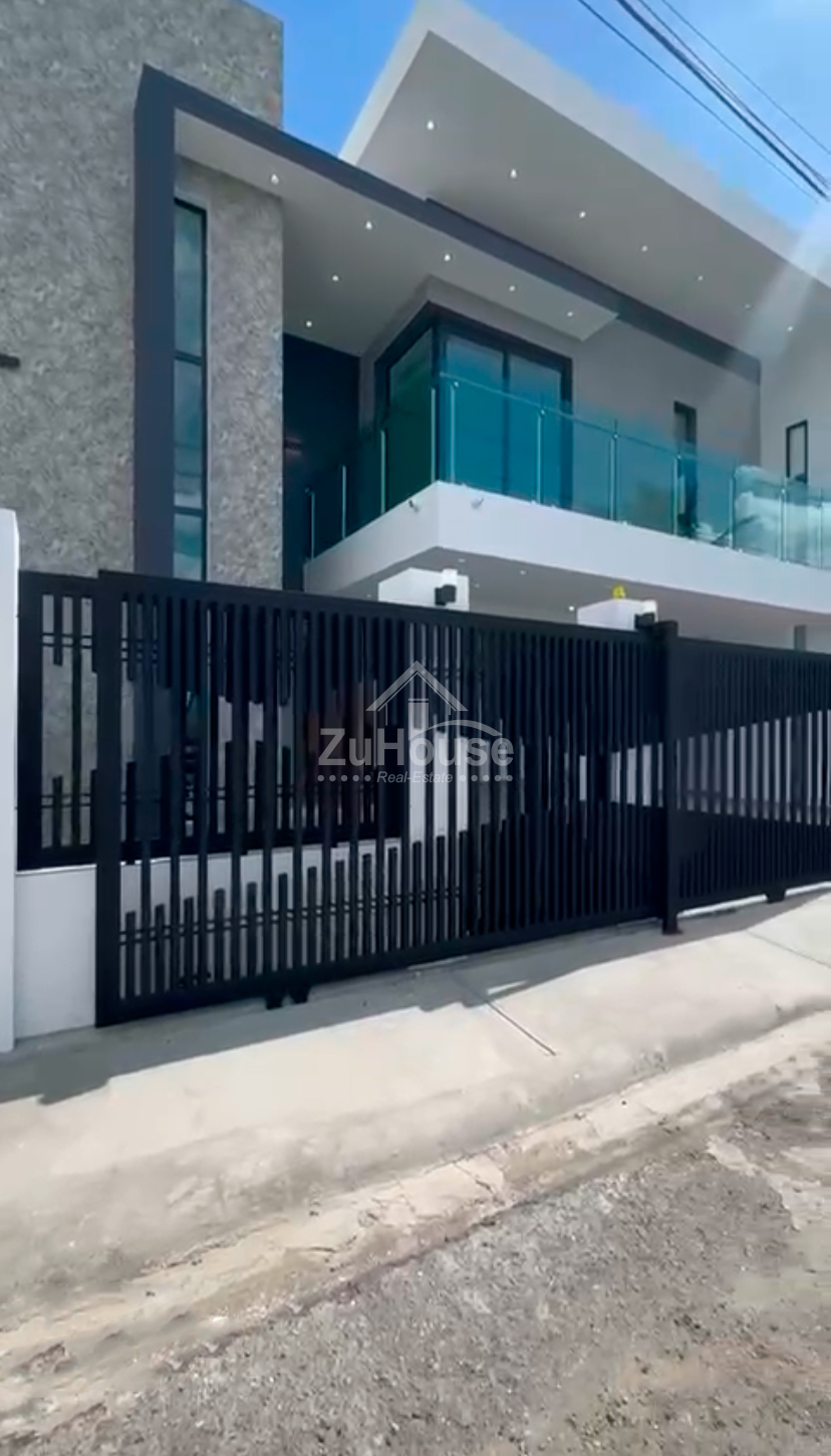 Two-story house for sale in a gated community in Santiago WPC02