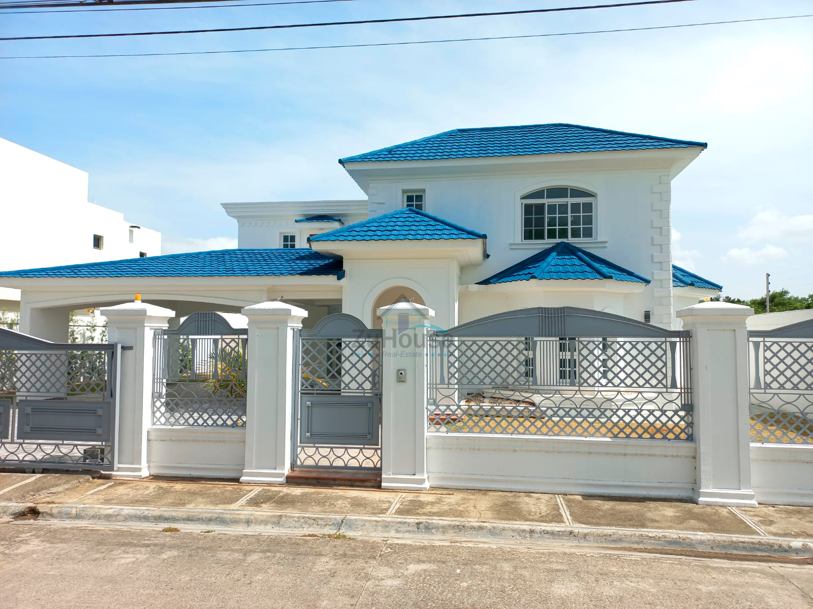 House with pool for sale in gated community Gurabo Santiago WPC03