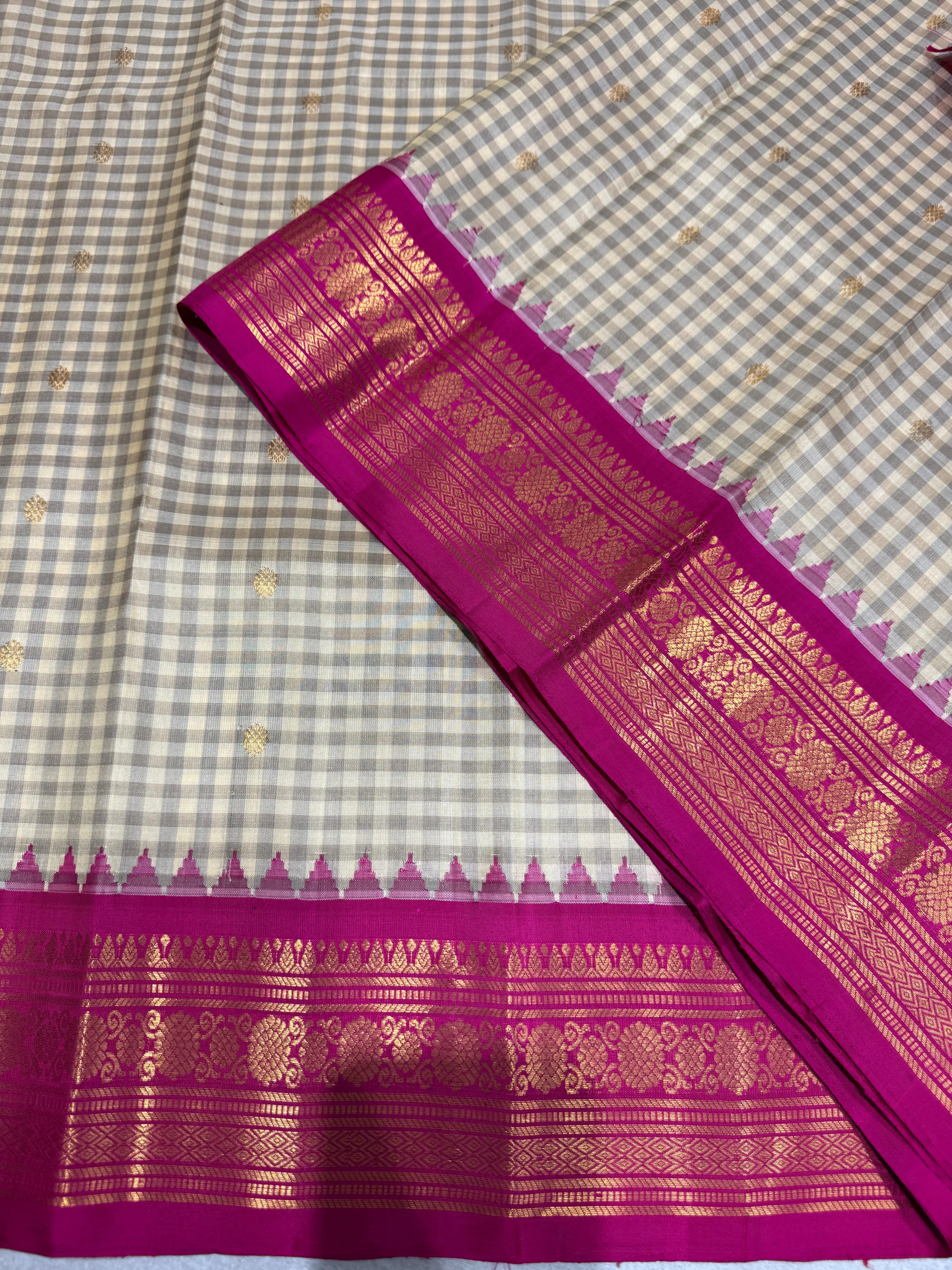 Ivory & Rani Pure Handloom Gadwal Silk Saree — Image 4