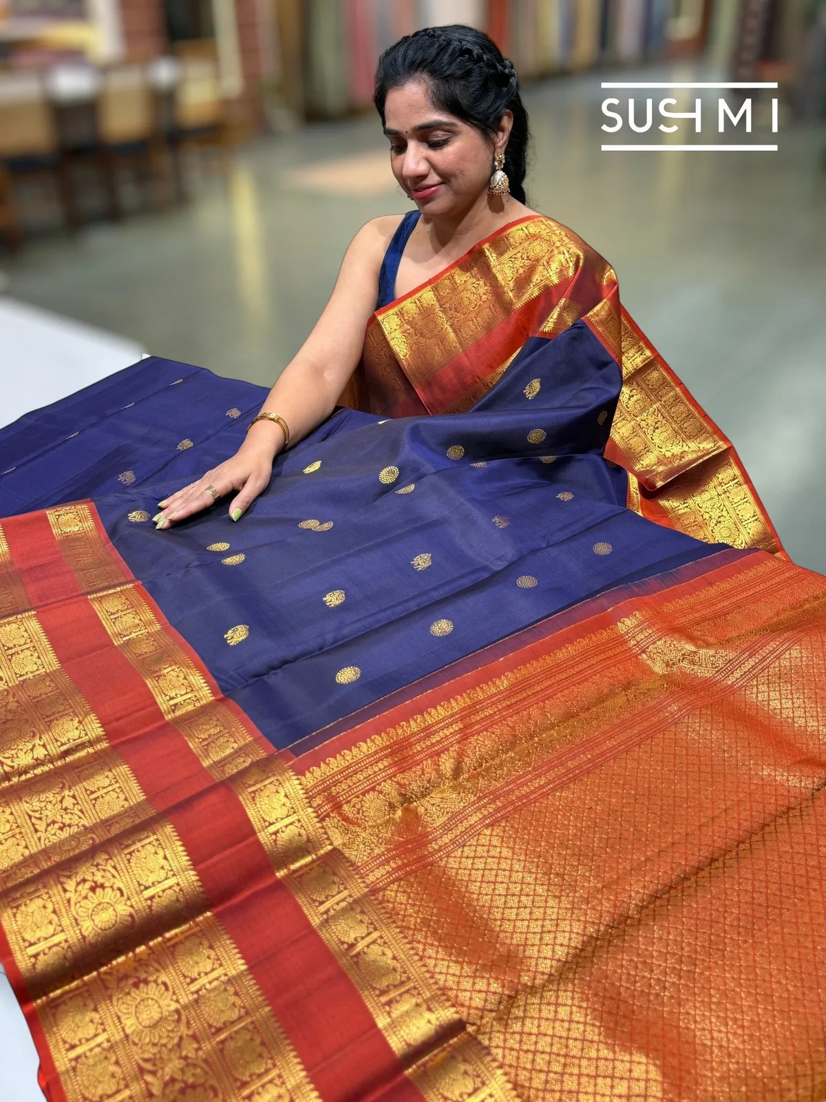 Midnight Blue Vintage Kanjeevaram Saree — Image 4