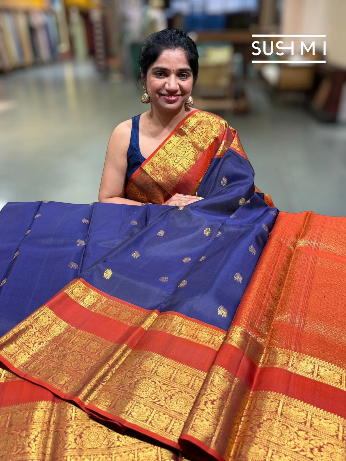 Midnight Blue Vintage Kanjeevaram Saree — Image 2