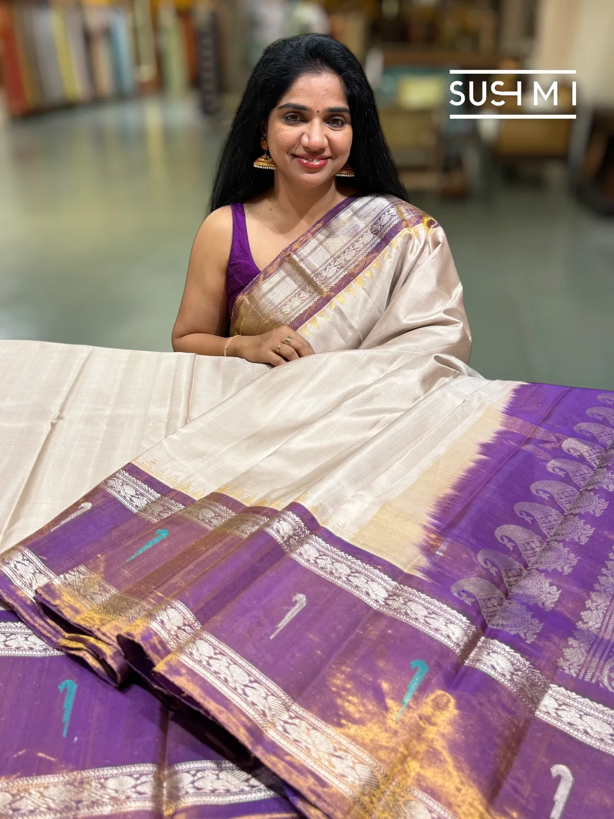 Dusty Ivory Gadwal Silk saree with pythani tissue single muniya border — Image 5