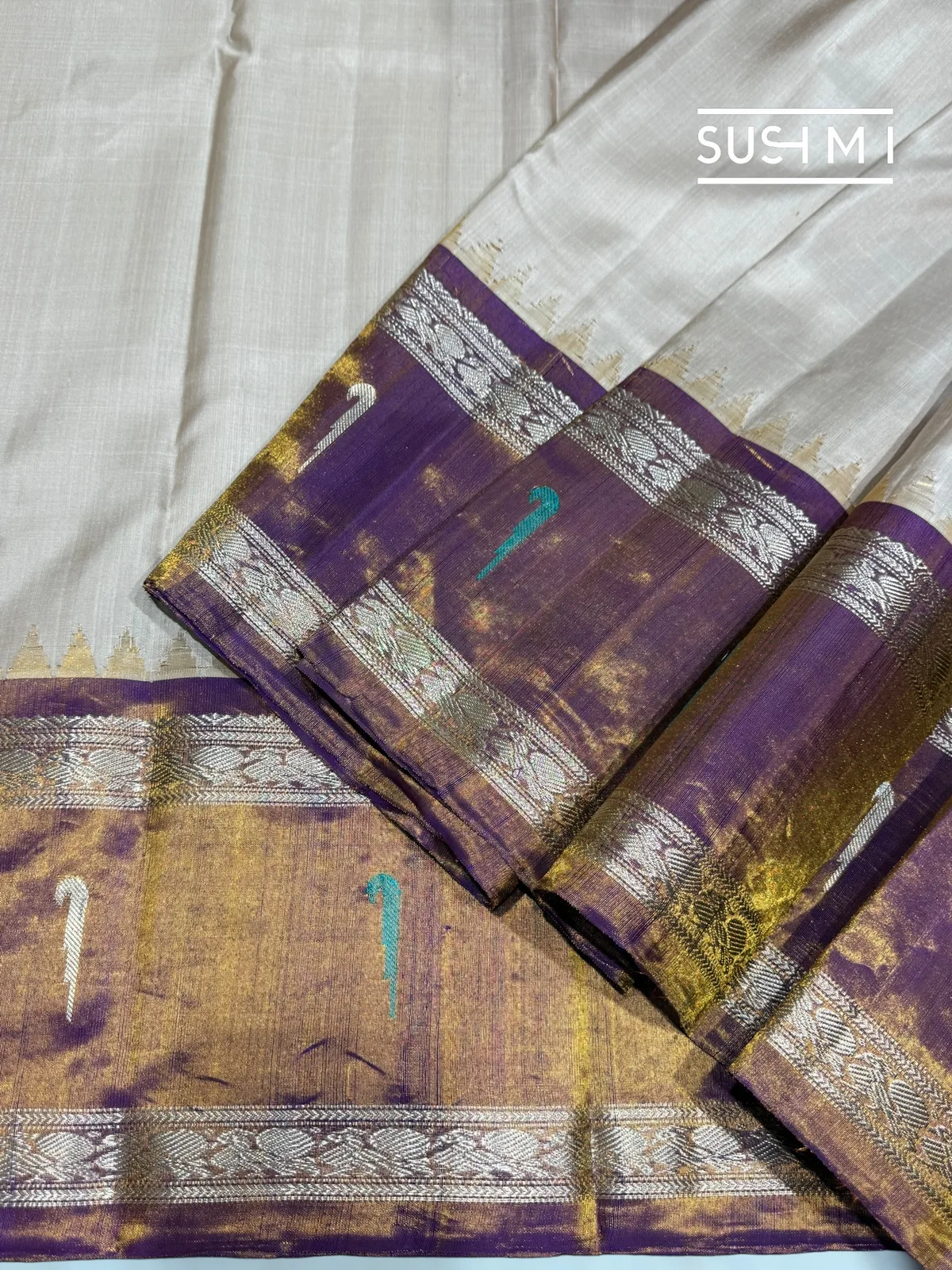 Dusty Ivory Gadwal Silk saree with pythani tissue single muniya border — Image 6