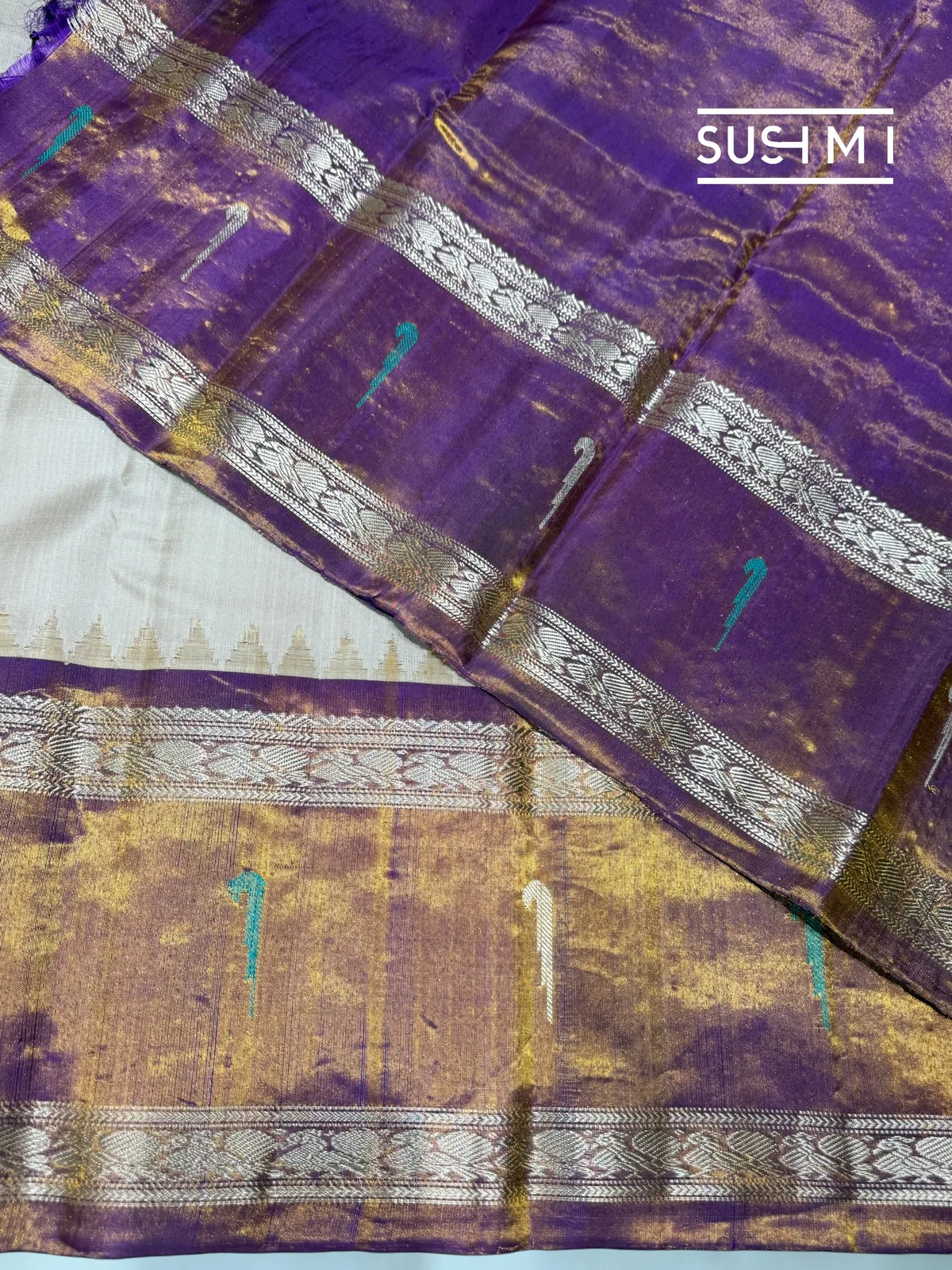Dusty Ivory Gadwal Silk saree with pythani tissue single muniya border — Image 7