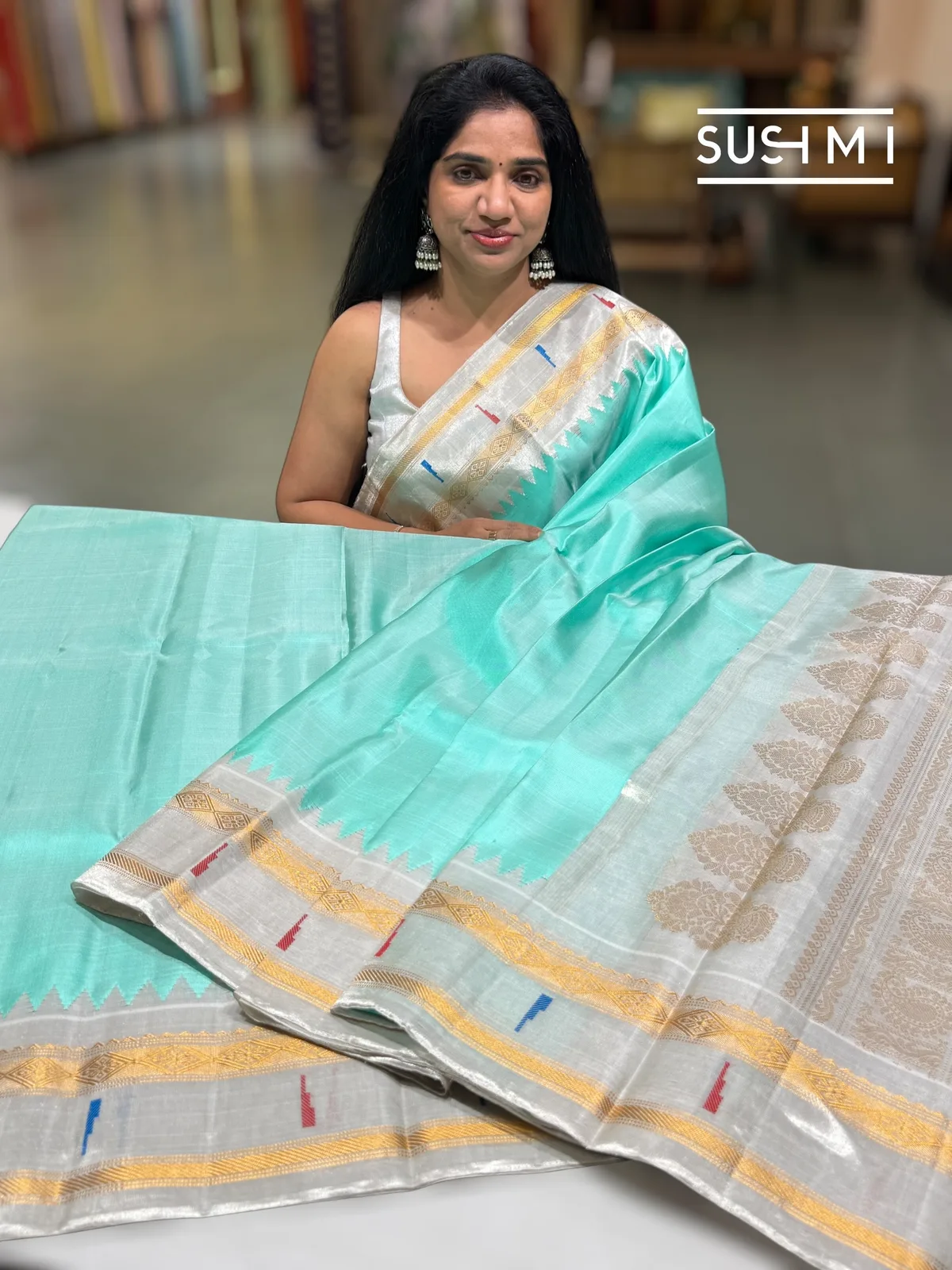 Seagreen Gadwal silkSaree with silver pythani tissue single muniya border — Image 3