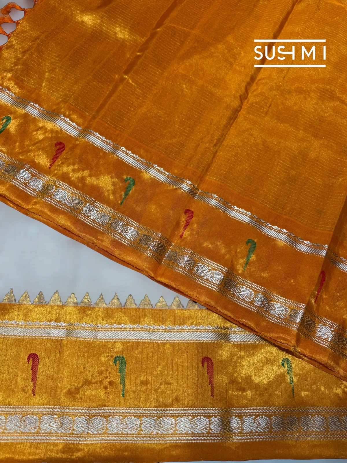 Ivory Gadwal Silk Saree with single muniya pythani tissue border — Image 6