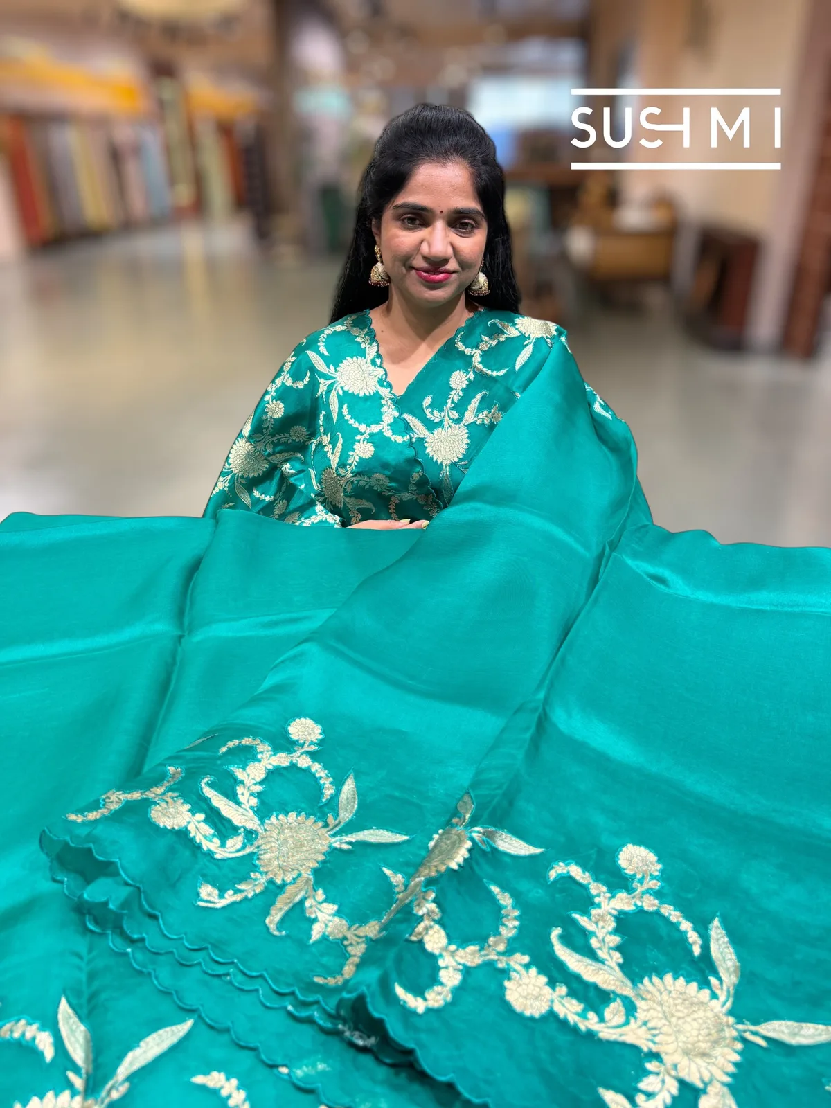 Emerald Green Organza Saree with banarasi brocade applique work — Image 5