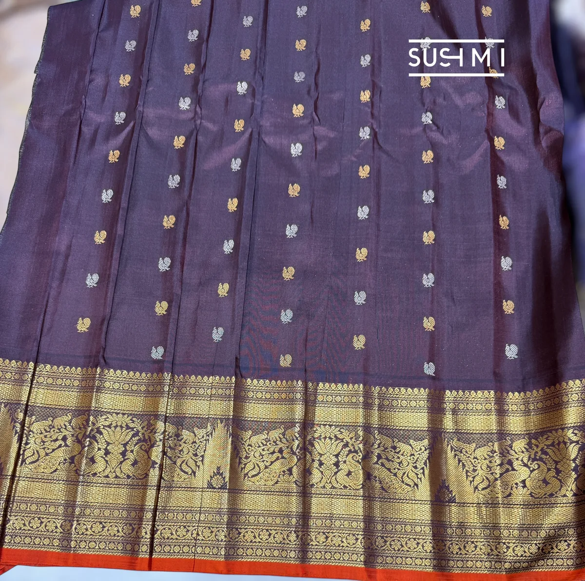 Dusty Grey Gadwal Brocade Saree with kanchi borders — Image 7