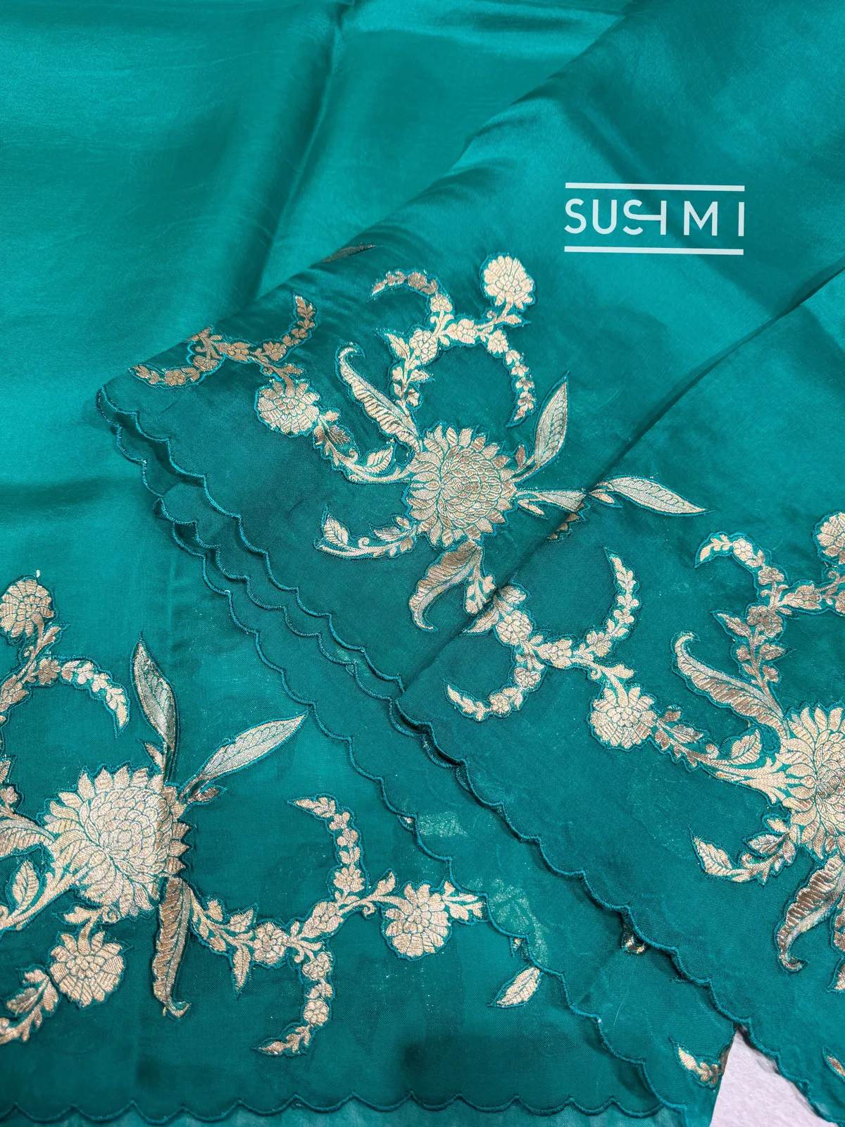 Emerald Green Organza Saree with banarasi brocade applique work — Image 6