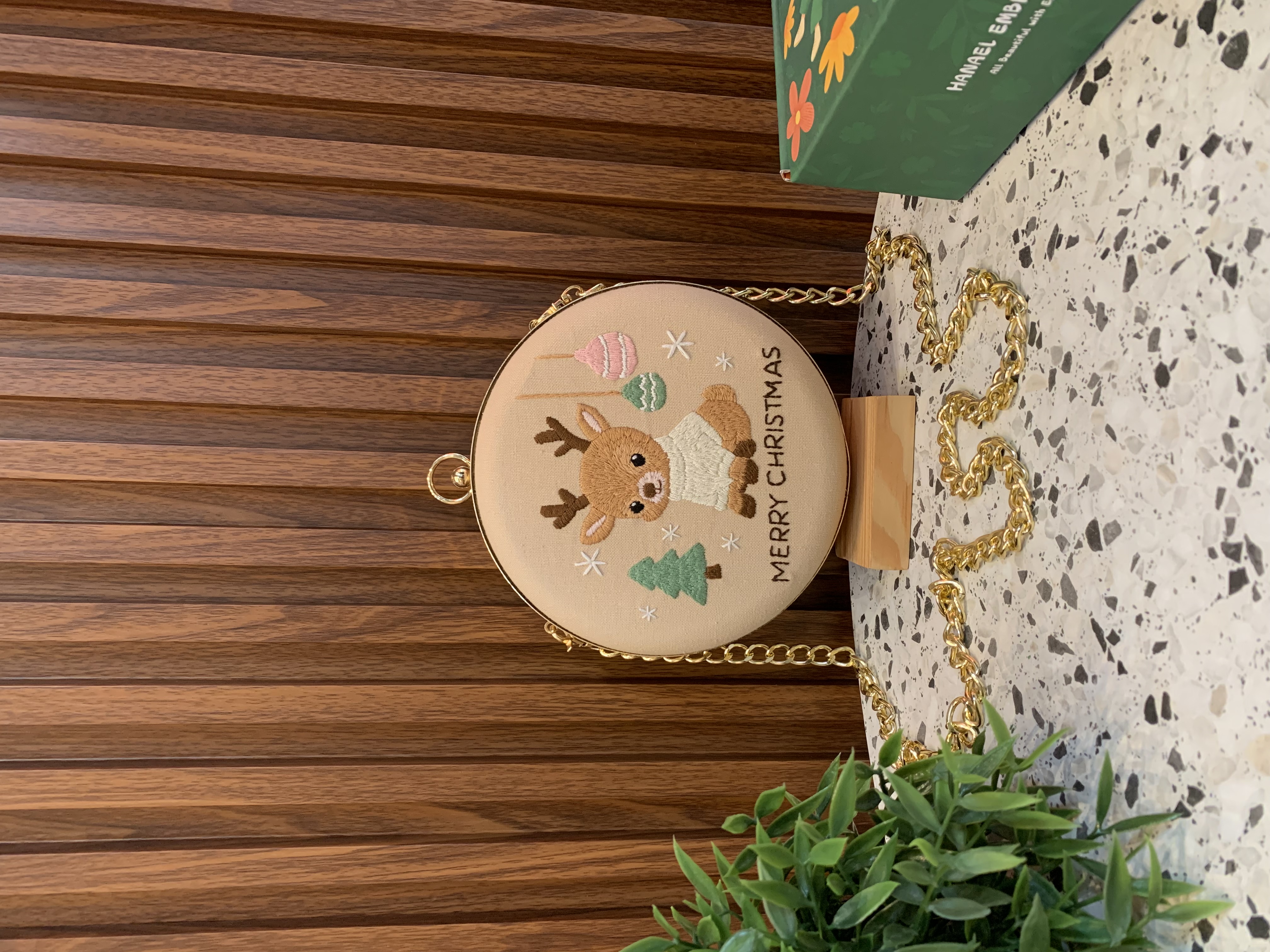 Clutch Khaki Merry Christmas