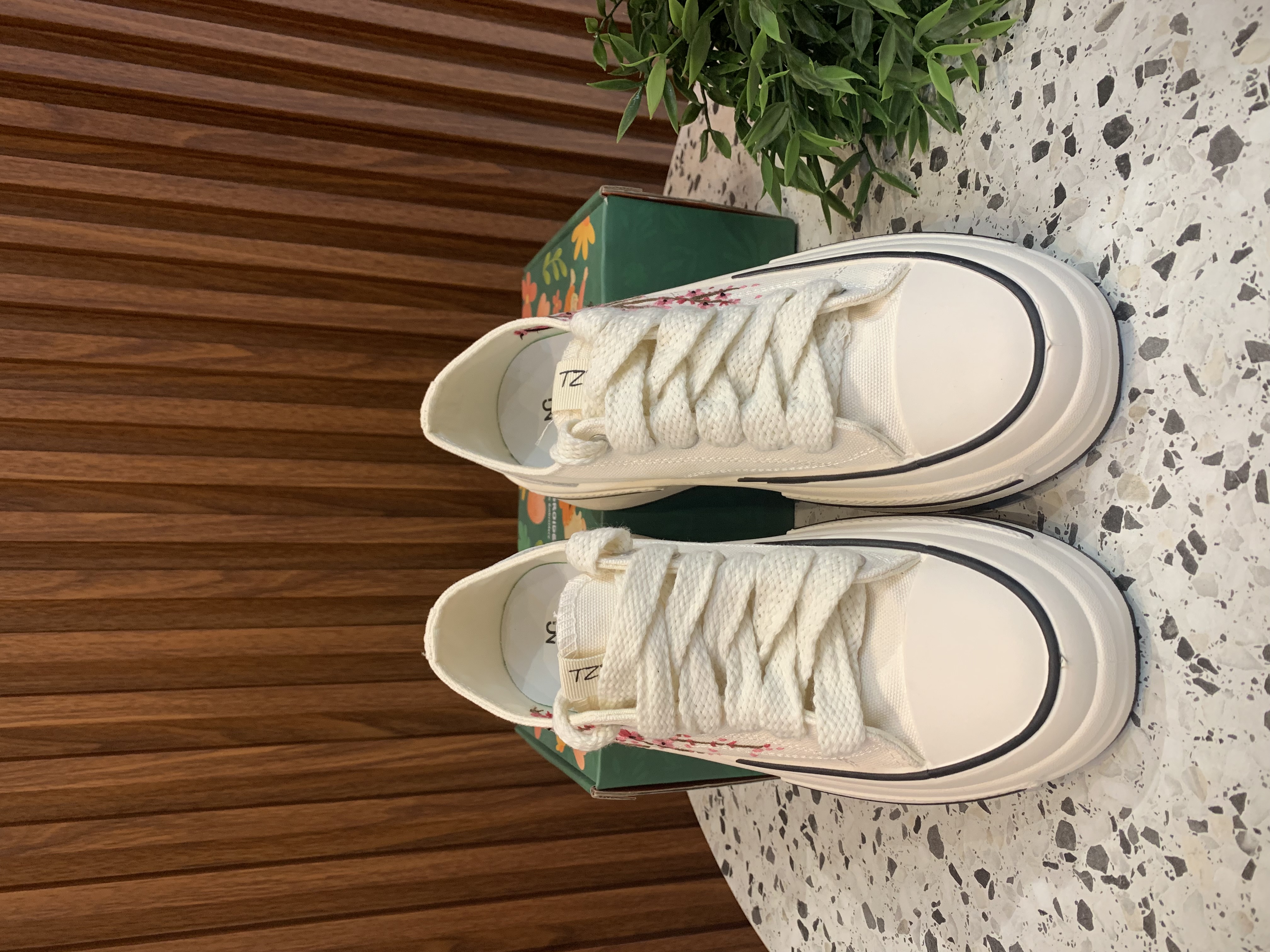 Shoes White Sakura
