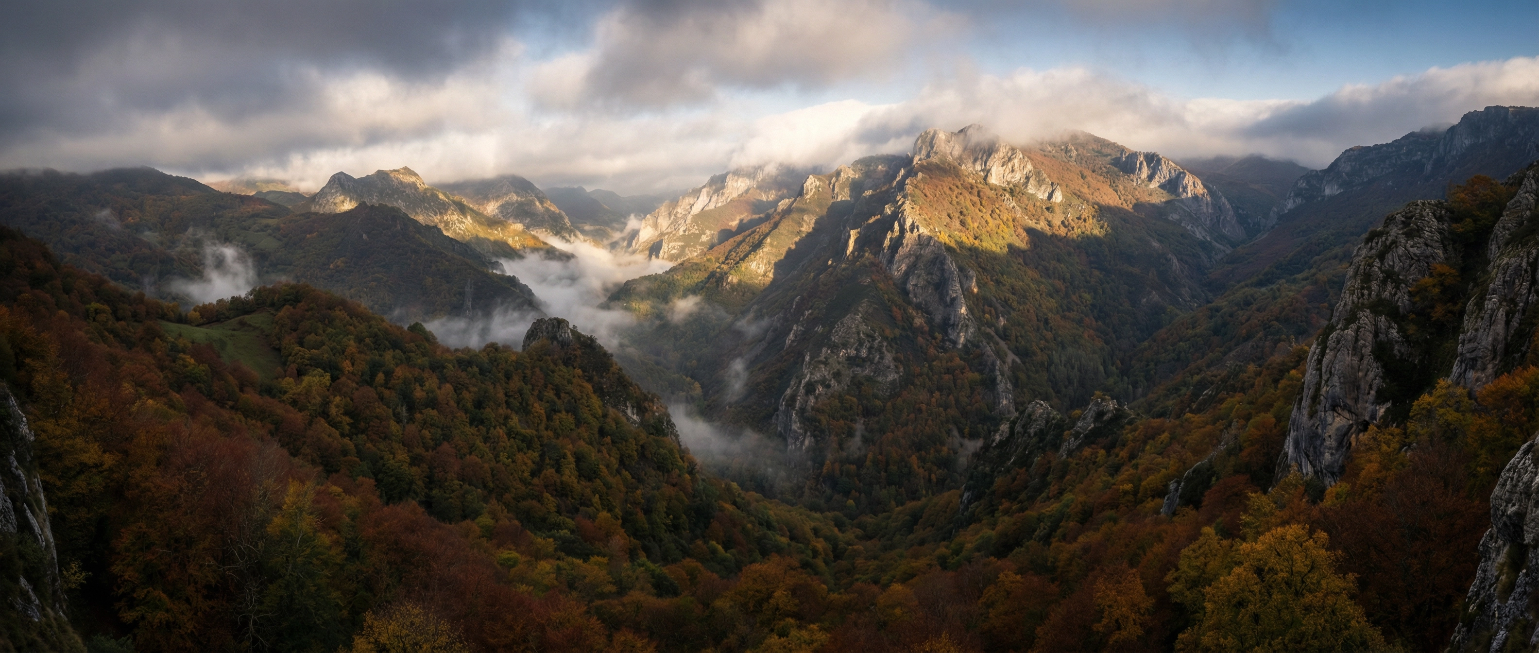 Paisaje montañoso de El Mular, León
