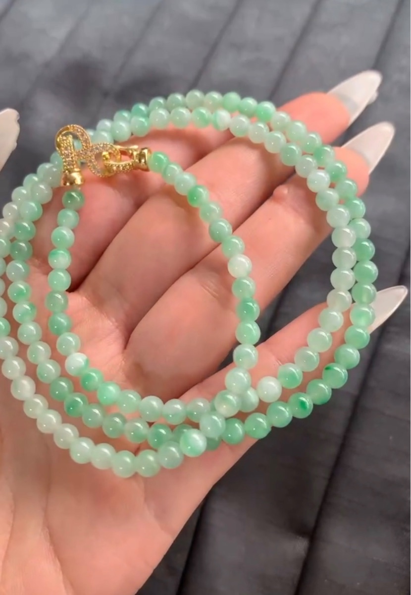 Natural Apple Green Jade Bead Necklace