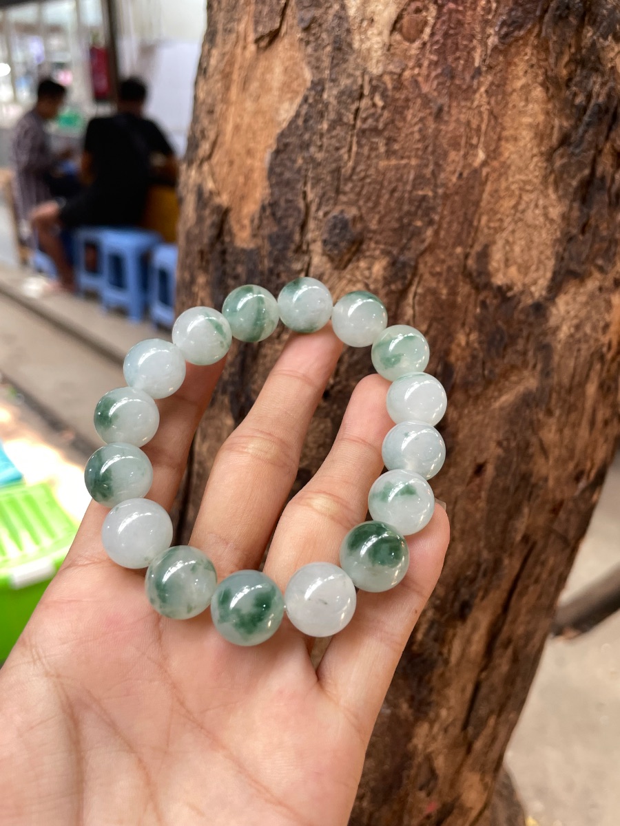   Natural White & Green Jade Bead Bracelet