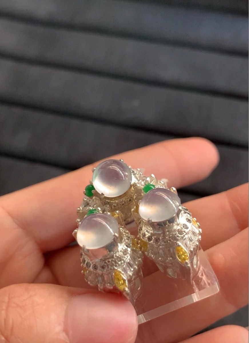 Luxurious Icy Jade and Gemstone Ring