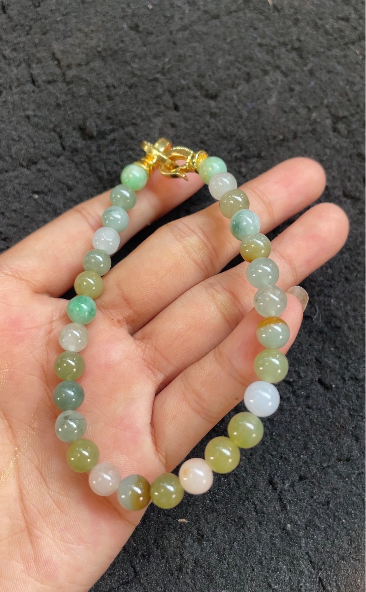 Multicolor Pastel Jade Bead Bracelet with Gold Clasp