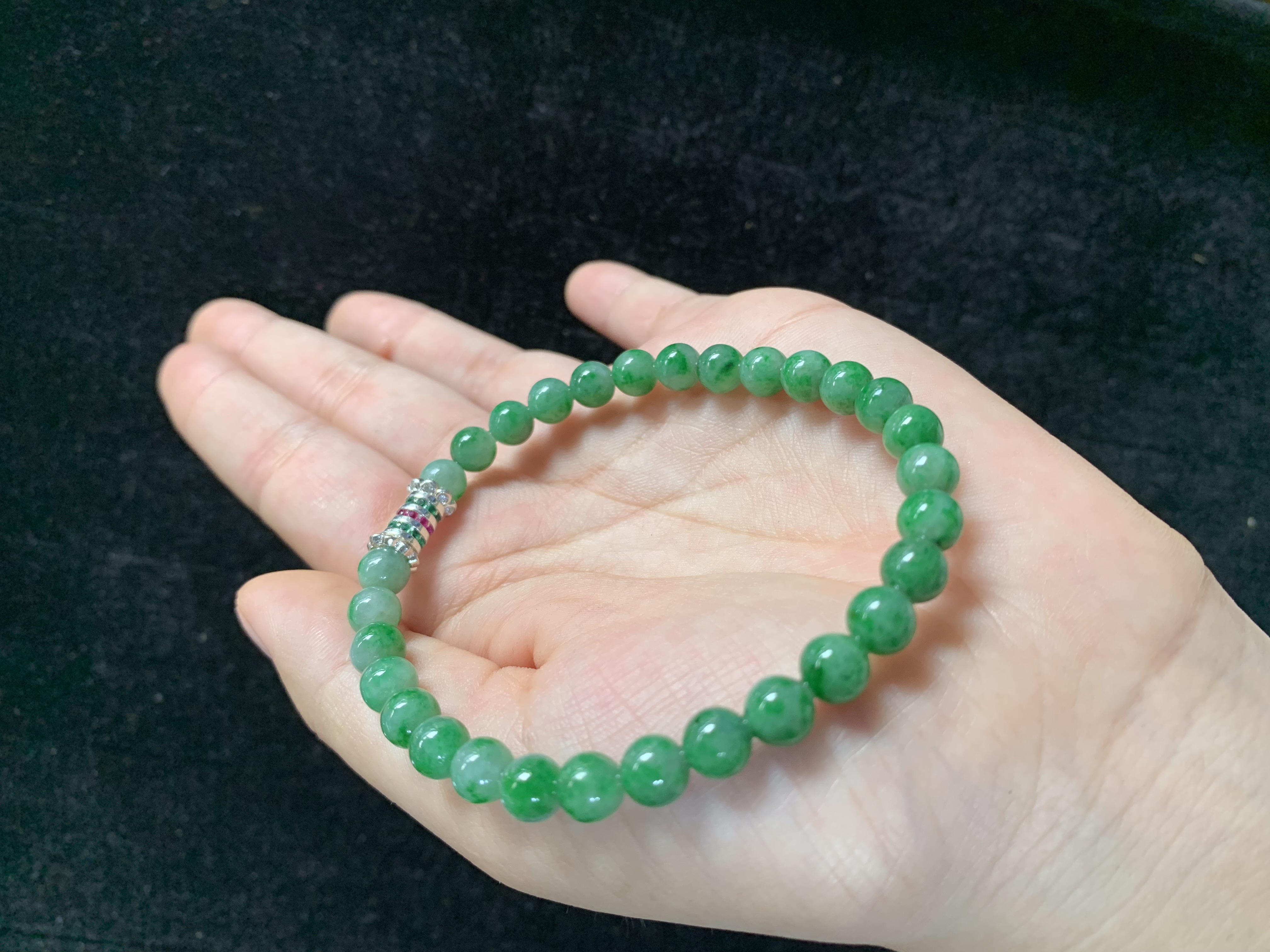 Vivid Emerald Green Jade Beaded Bracelet with Multi-Gemstone Accent