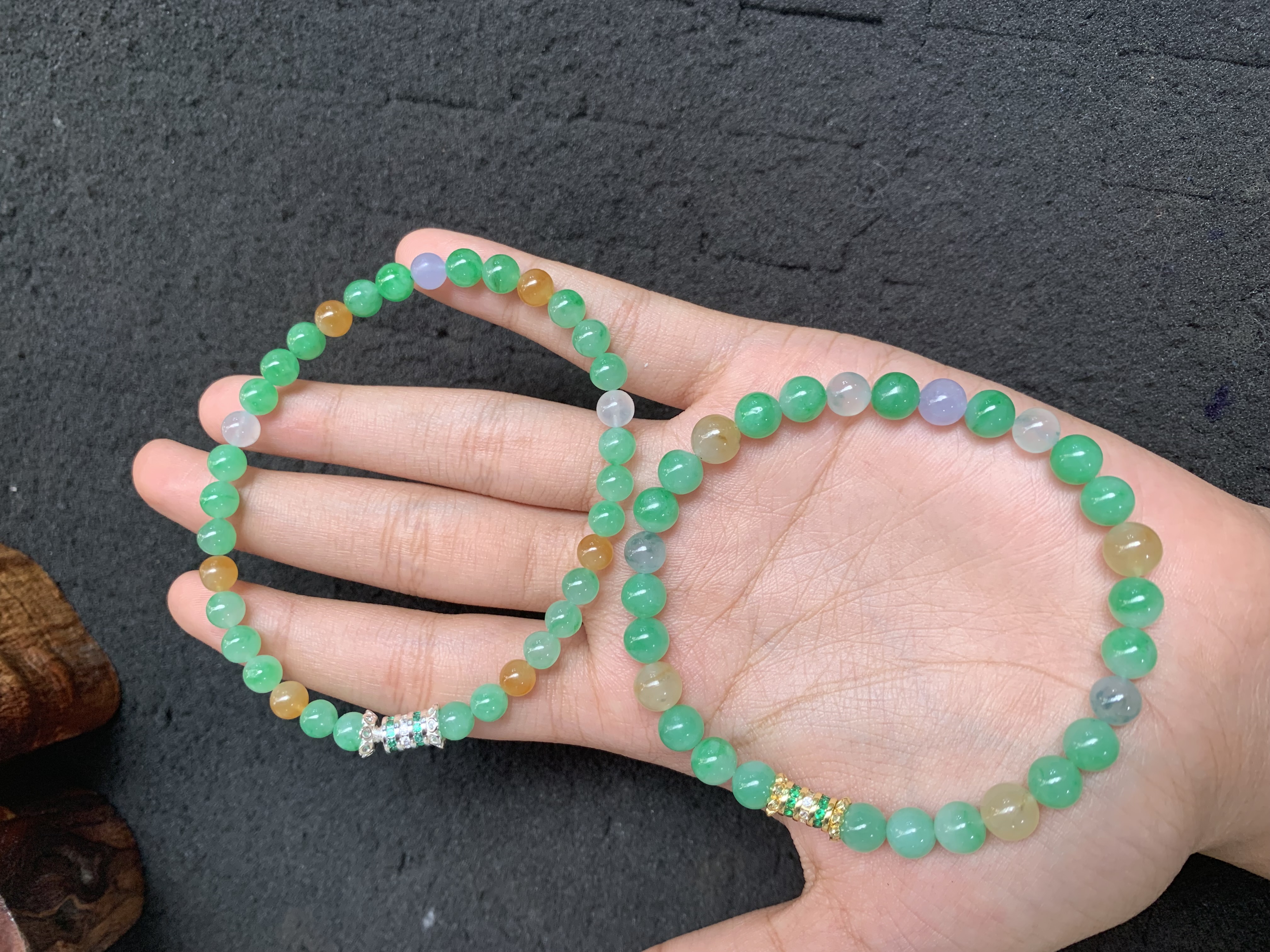 The Ultimate Guide to Selecting Glass Jadeite Bangles: Insights from a Mandalay Expert The Ultimate Guide to Selecting Glass Jadeite Bangles: Insights from a Mandalay Expert - Burmese Jadeite Guide | Myanmar Jadeite