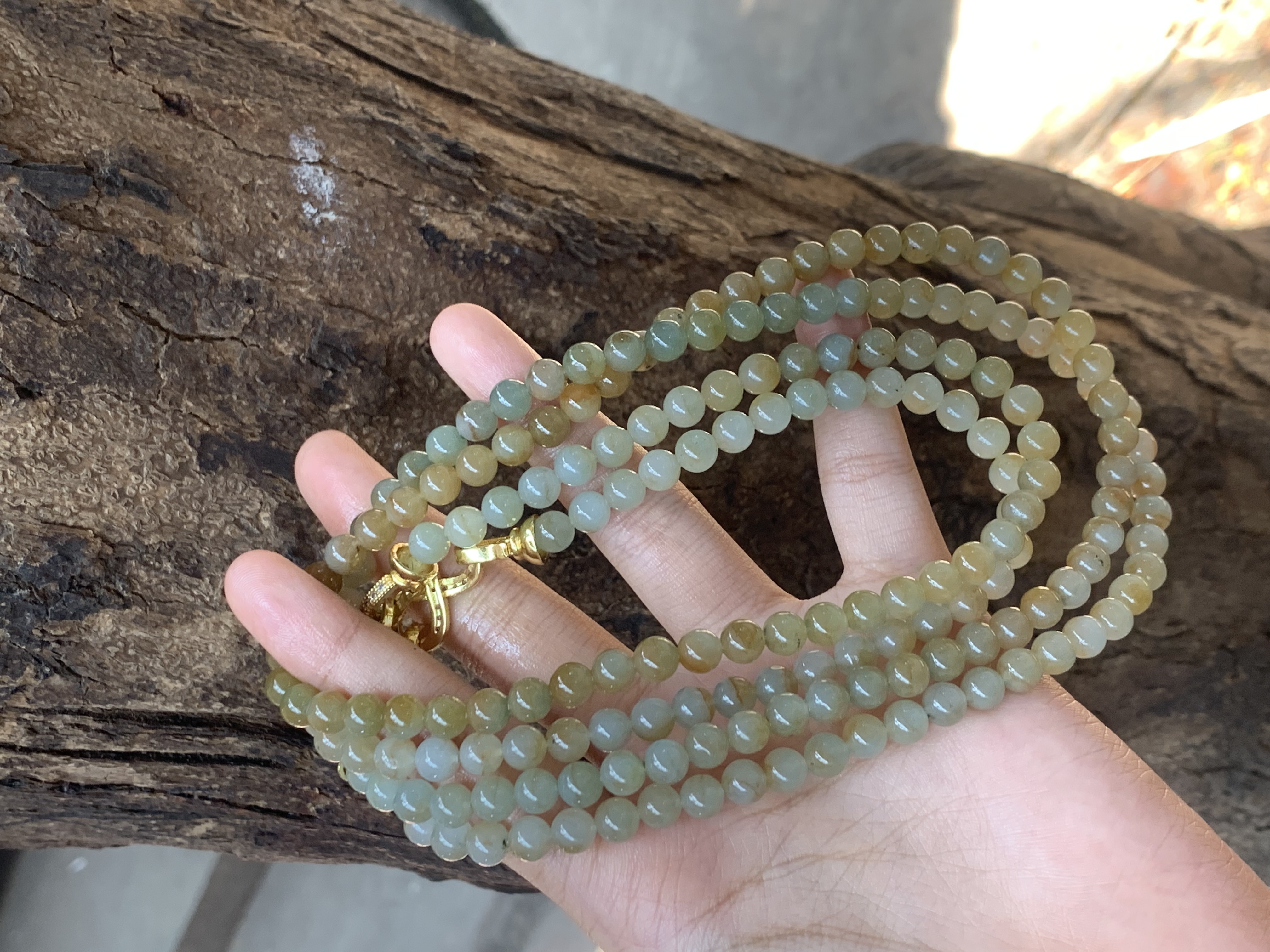Natural Yellowish Green Jade Bead Necklace - Burmese Jadeite Type A from Hpakant, Myanmar | Myanmar Jadeite