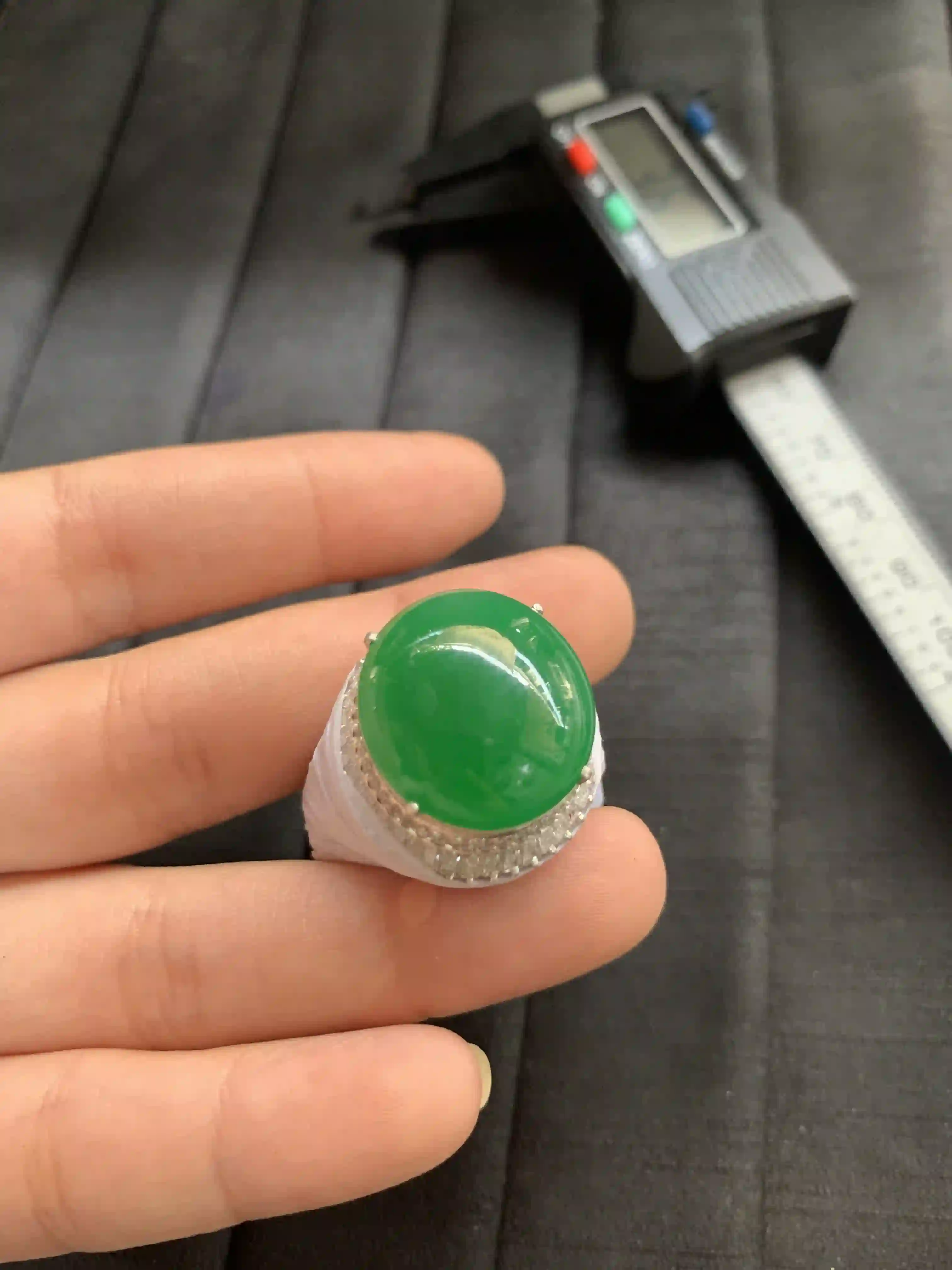 Luxurious Green Jade Ring with Diamond Halo | Myanmar Jadeite reference #2640002