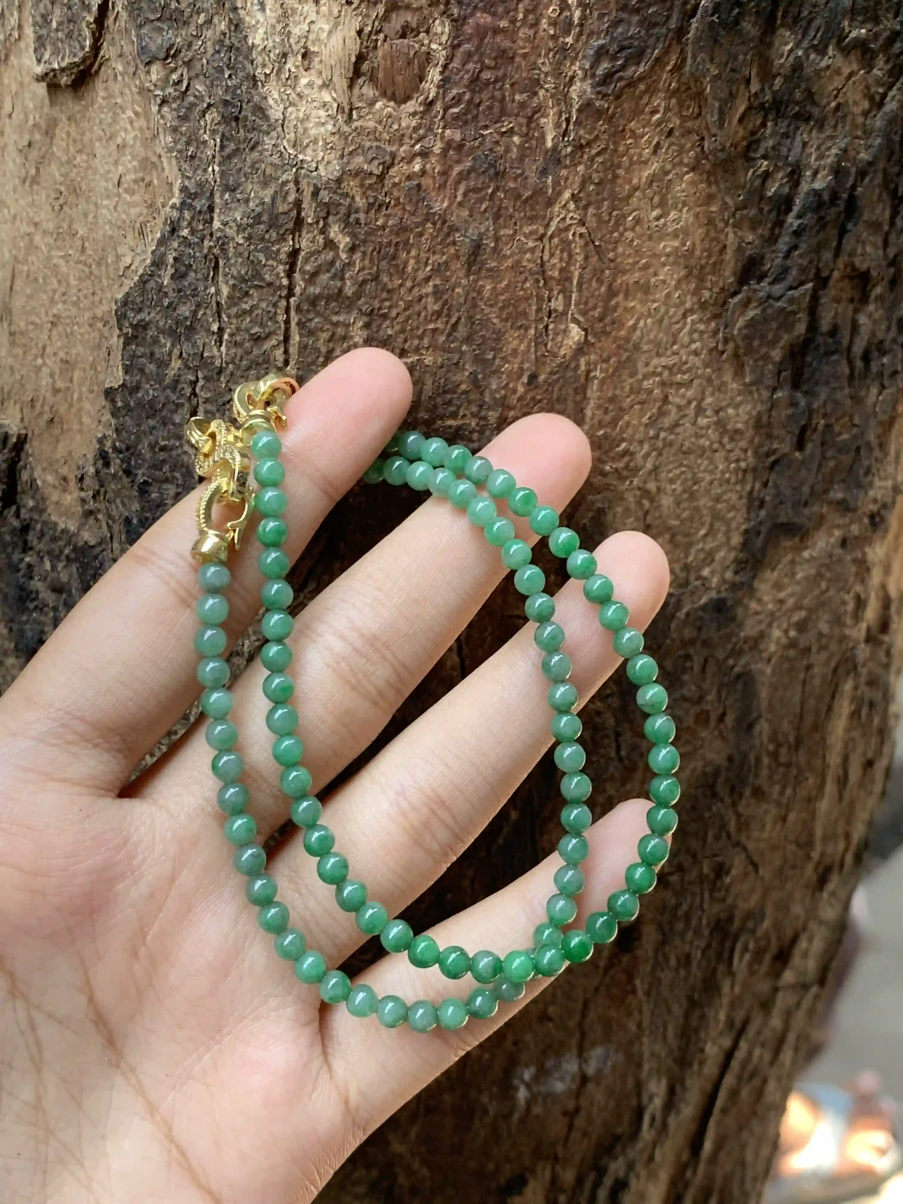 Natural Green Jade Beaded Necklace with Gold Clasp | Myanmar Jadeite reference #2220001