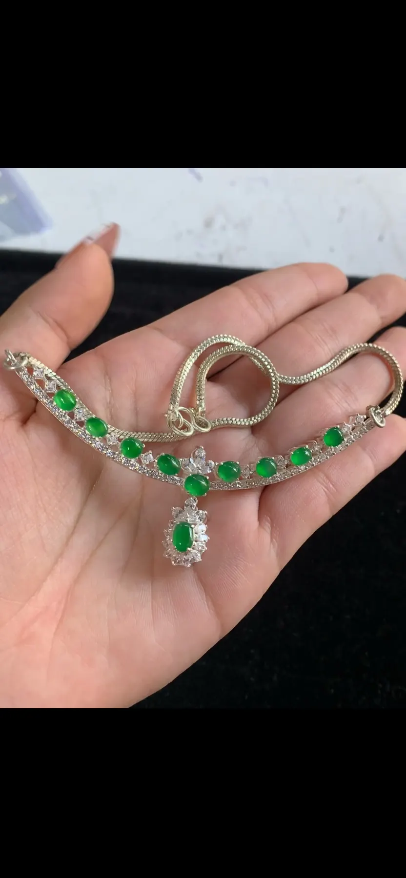 High-End Natural Glassy Variety Imperial Green Jadeite Multi-Cabochon Curved Necklace with Drop Pendant | Myanmar Jadeite reference #39000002