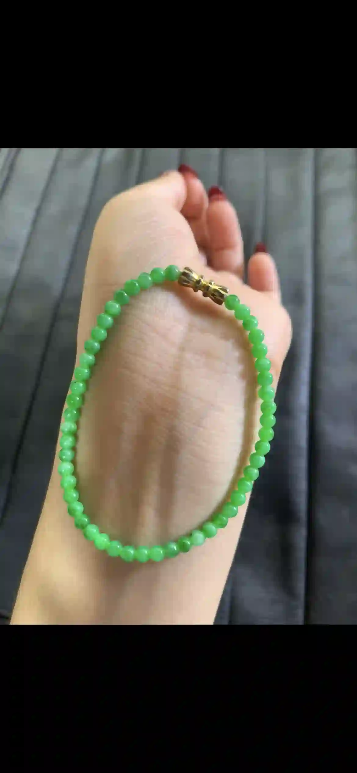 Vibrant Emerald Green Jadeite Beaded Bracelet with Gold Plated Clasp, view 2 | Myanmar Jadeite reference #4170001