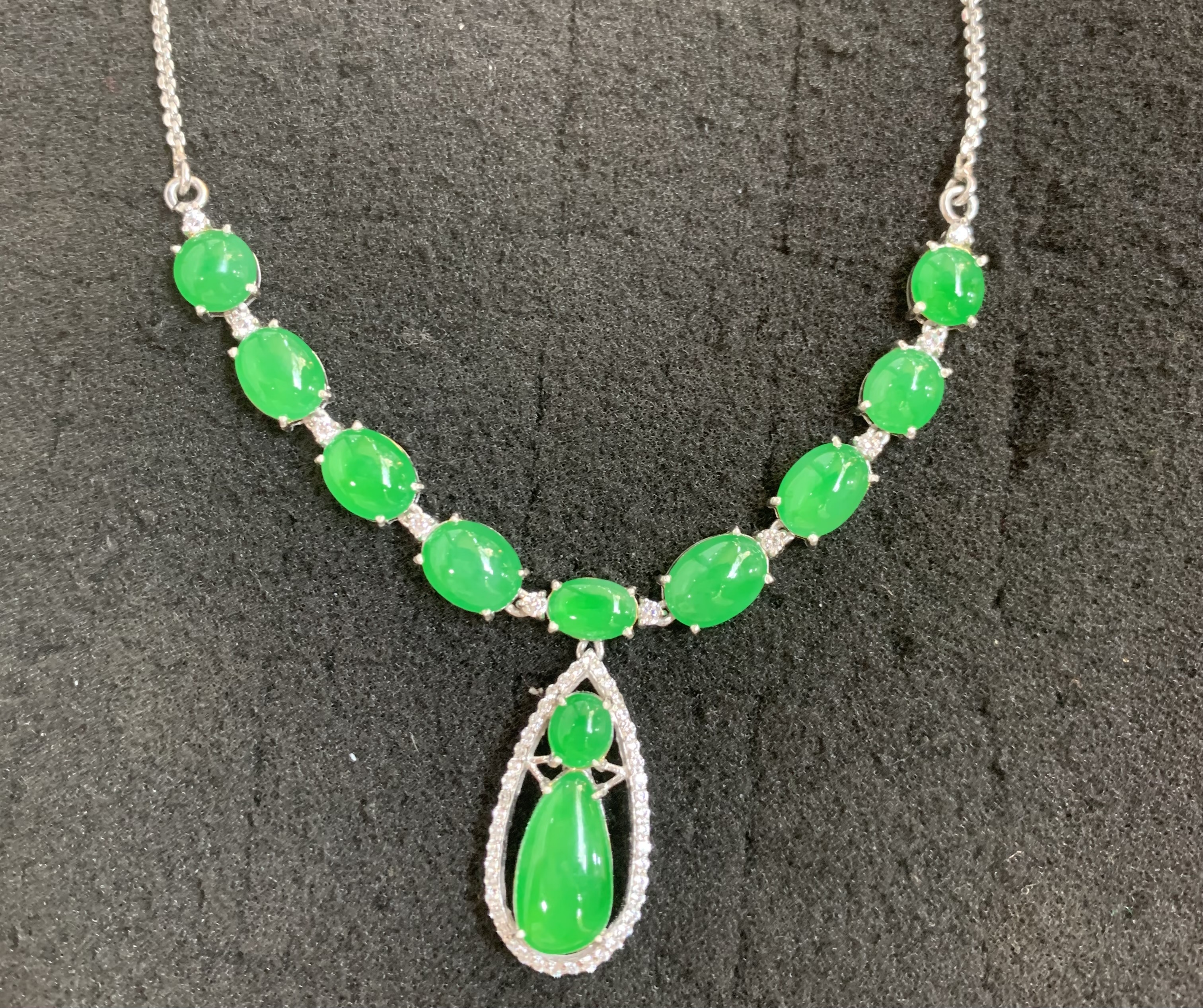 Luxurious Bright Green Gemstone Necklace with Teardrop Pendant