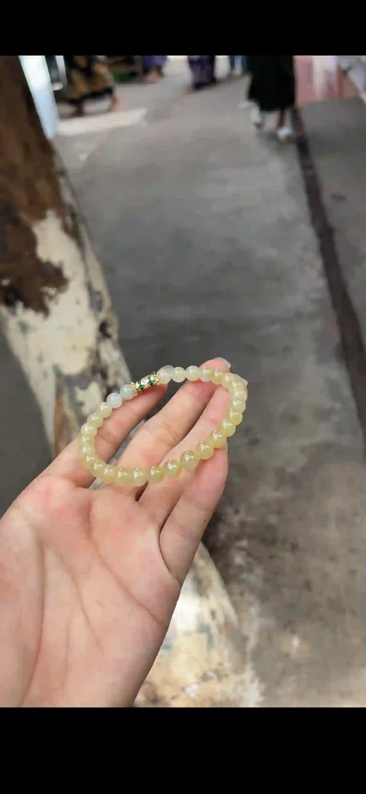 Elegant Honey Yellow Jade Beaded Bracelet with Decorative Accent | Myanmar Jadeite reference #27030001
