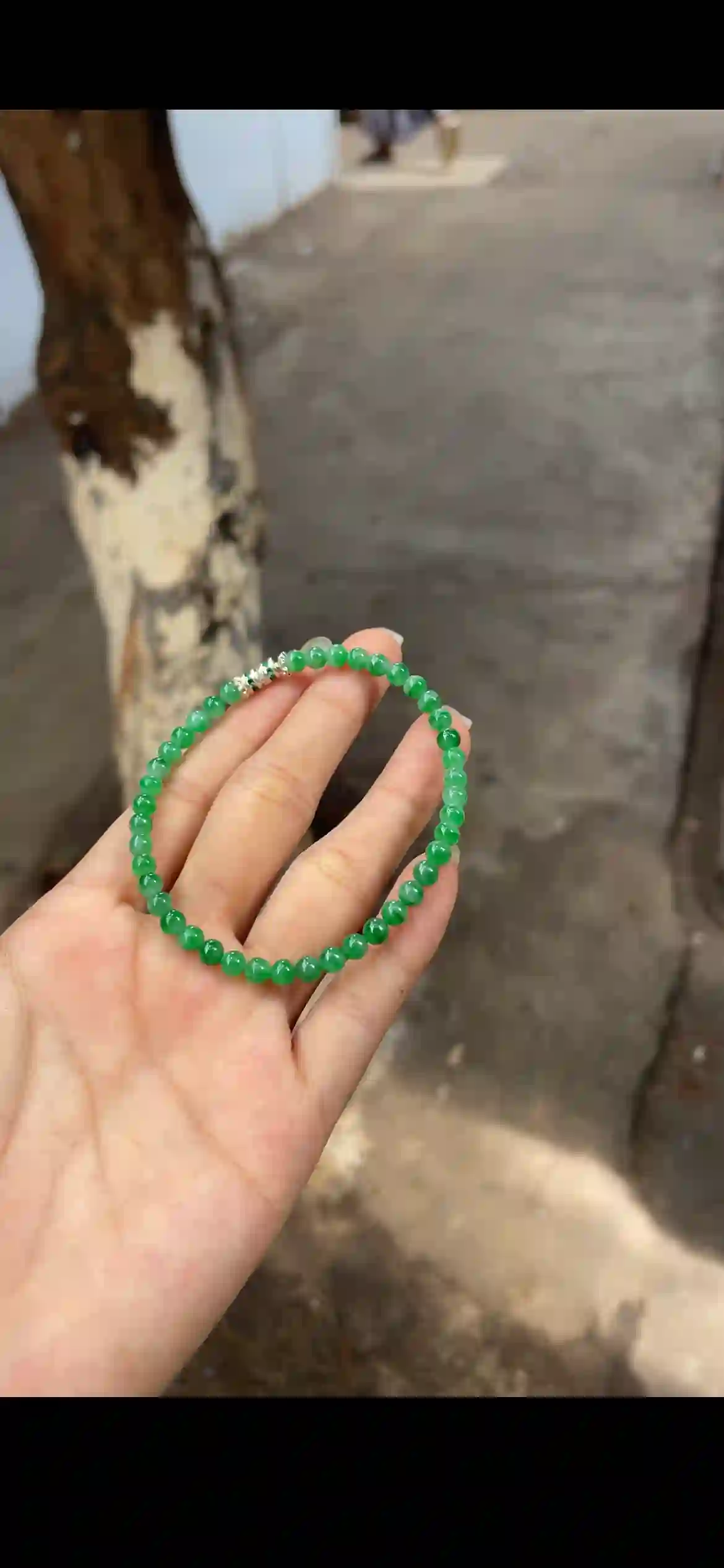 Vibrant Green Jade Beaded Bracelet with Silver Accent | Myanmar Jadeite reference #27060001