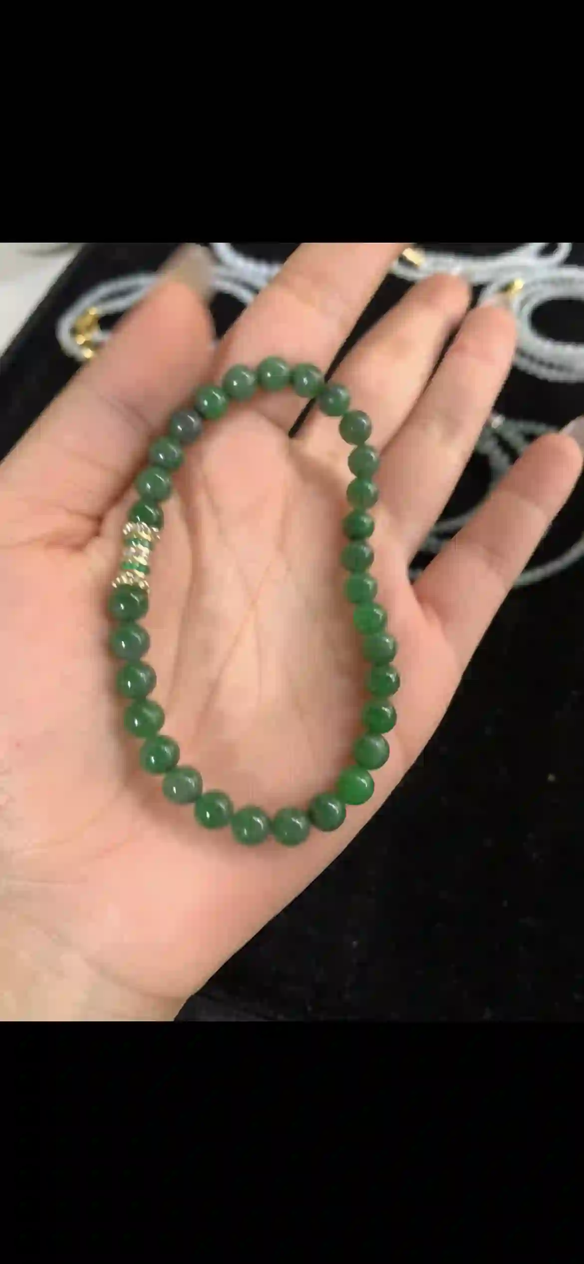 Vibrant Imperial Green Jadeite Beaded Bracelet — Diamond & Emerald Accent Spacer | Myanmar Jadeite reference #30540001