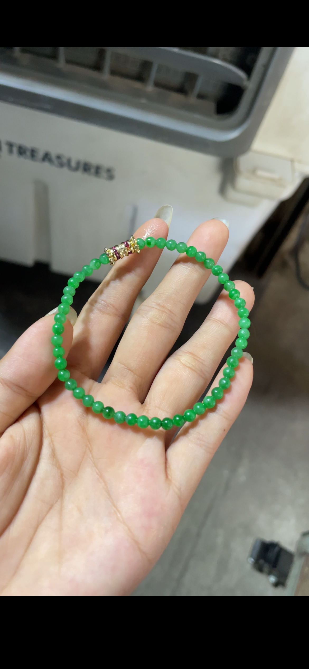 Vibrant Bright Green Mini Jade Bead Bracelet