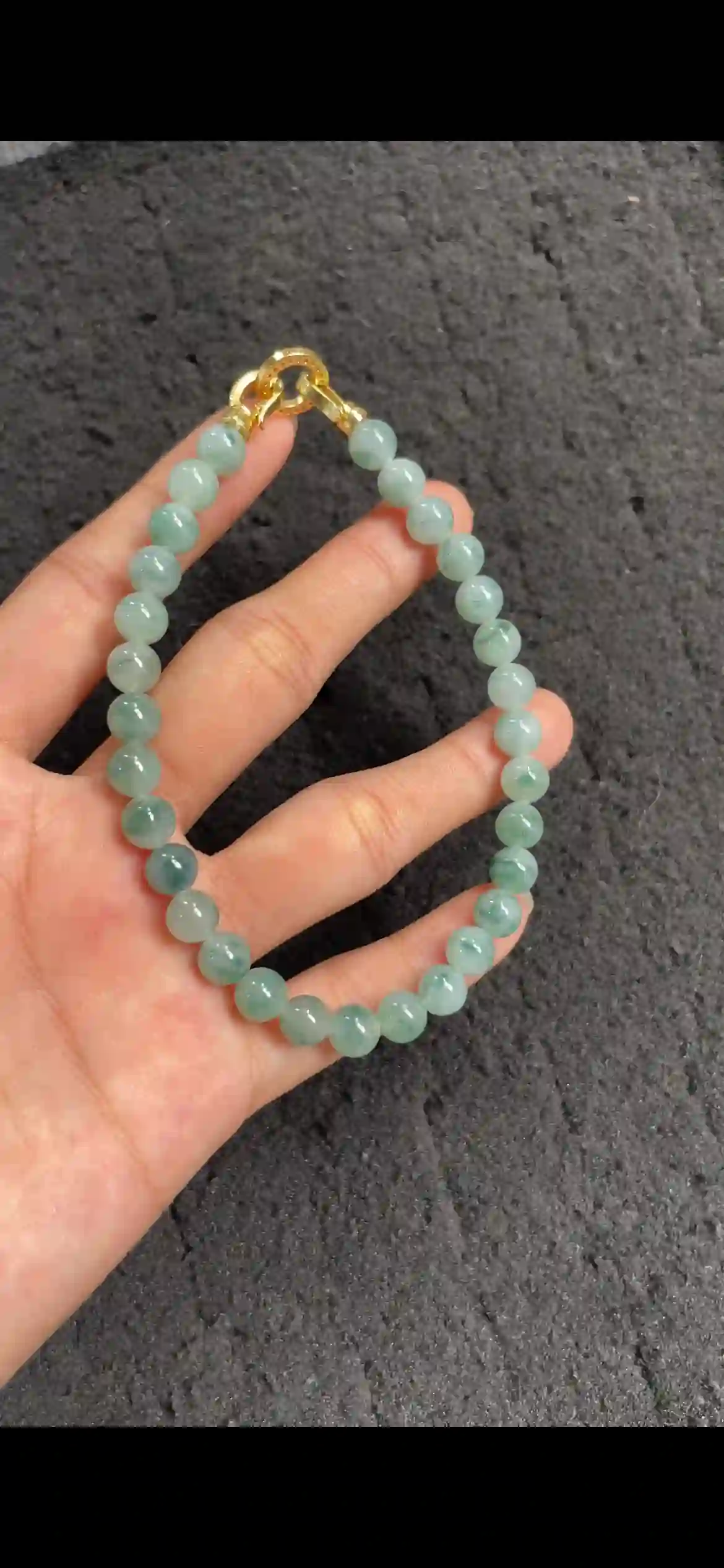 Icy Floating‑Blue‑Green Jadeite Single‑Strand Bracelet, view 2 | Myanmar Jadeite reference #9480002