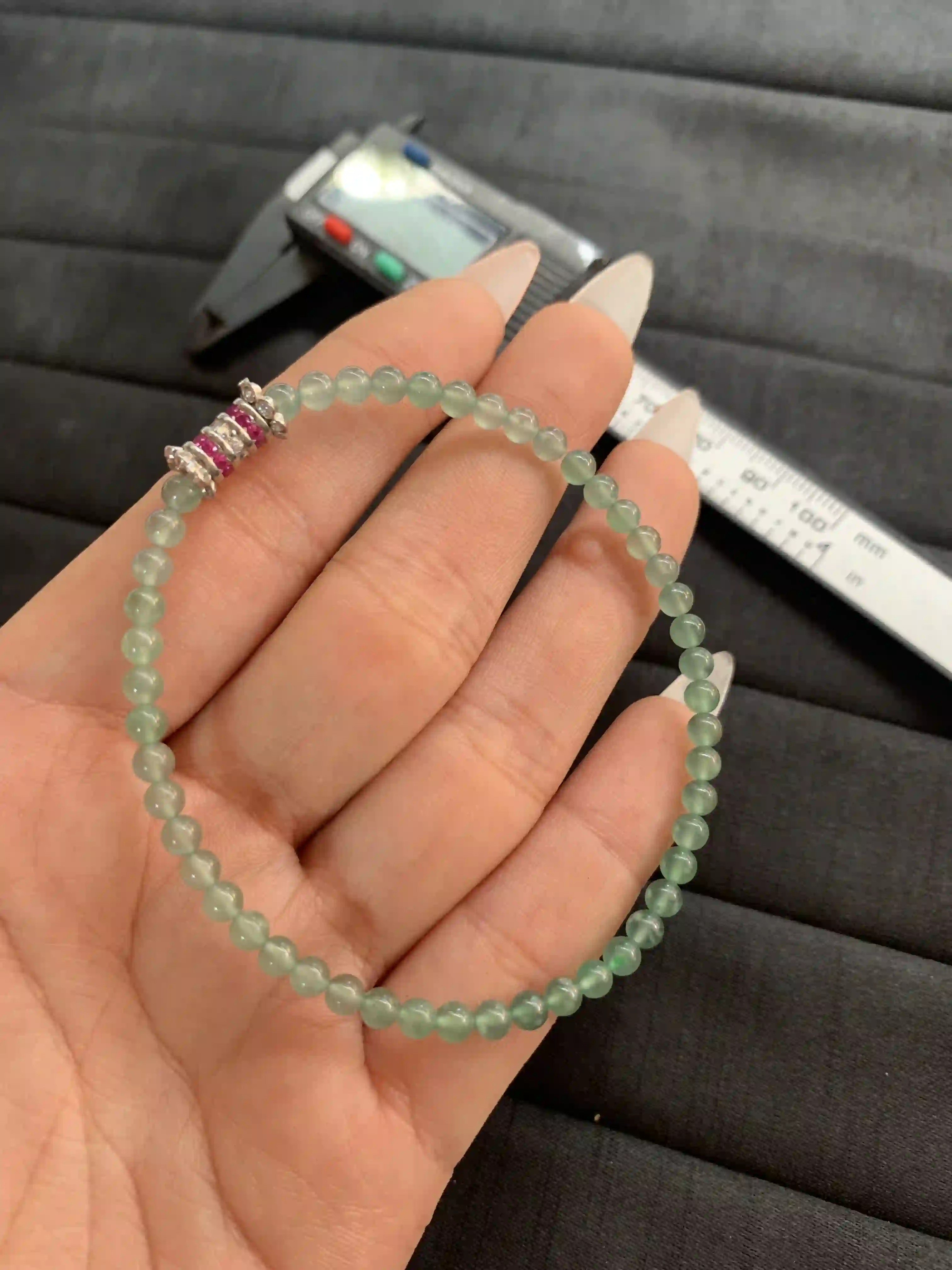  Delicate Light Green Jade Beaded Bracelet with Embellished Clasp | Myanmar Jadeite reference #1260008