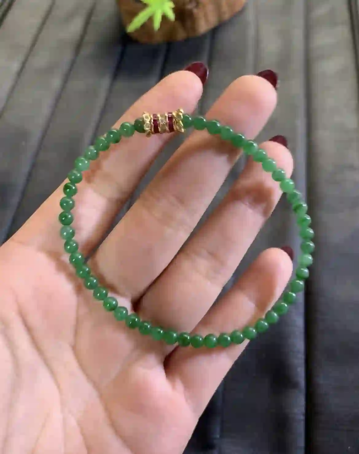 Vivid Emerald Green Mini Jade Bead Bracelet | Myanmar Jadeite reference #2850006