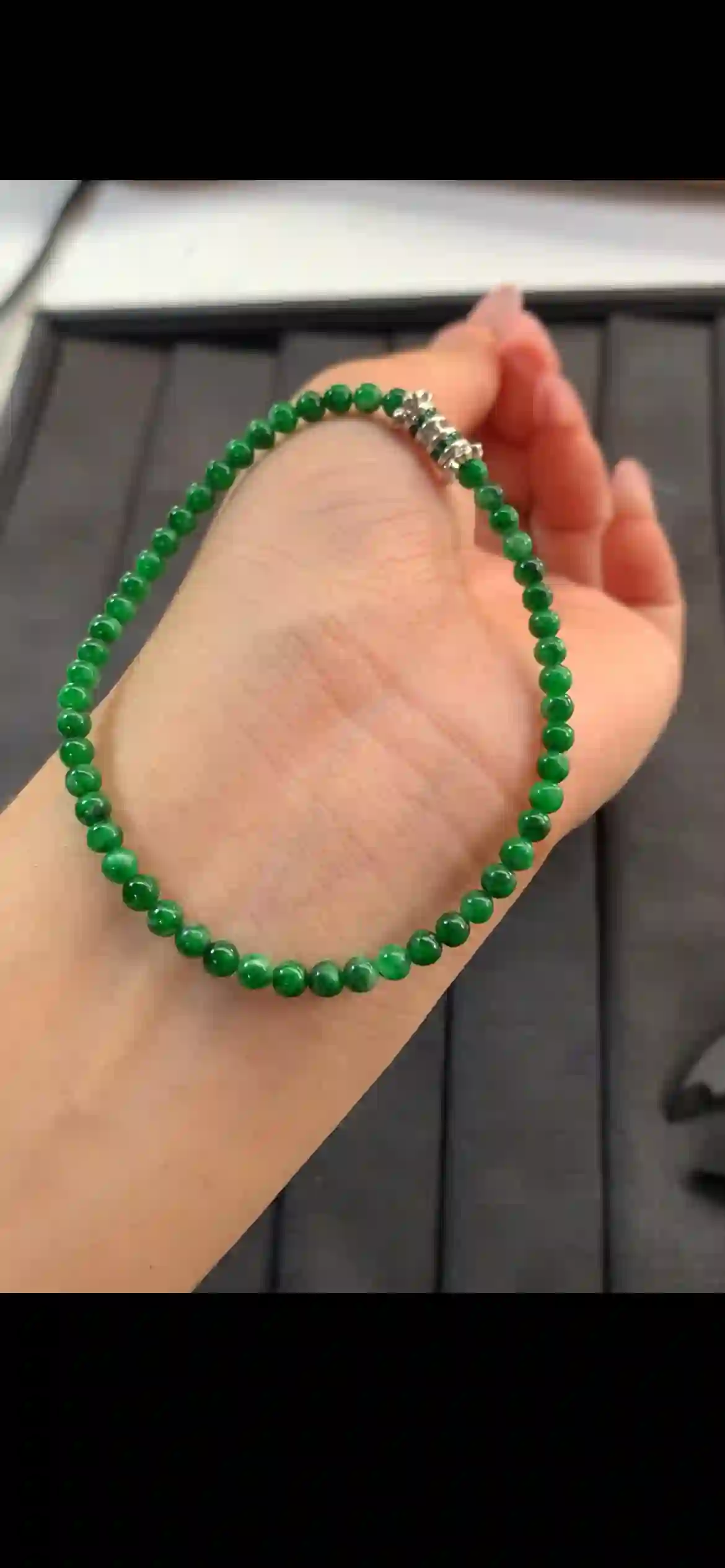 Vivid Spicy Green Jadeite Fine Bead Bracelet | Myanmar Jadeite reference #10830001