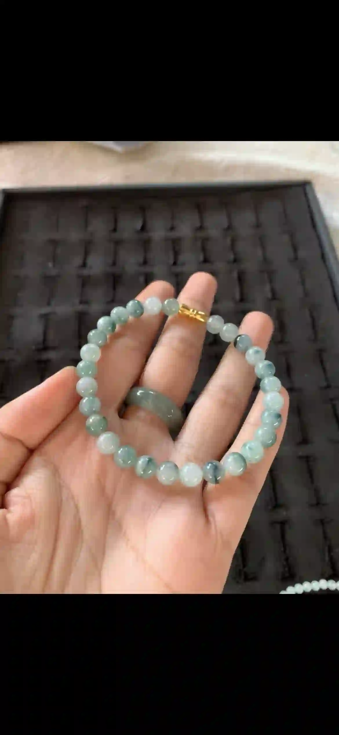 Icy Floating Green Jade Beaded Bracelet with Gold Clasp | Myanmar Jadeite reference #27480001