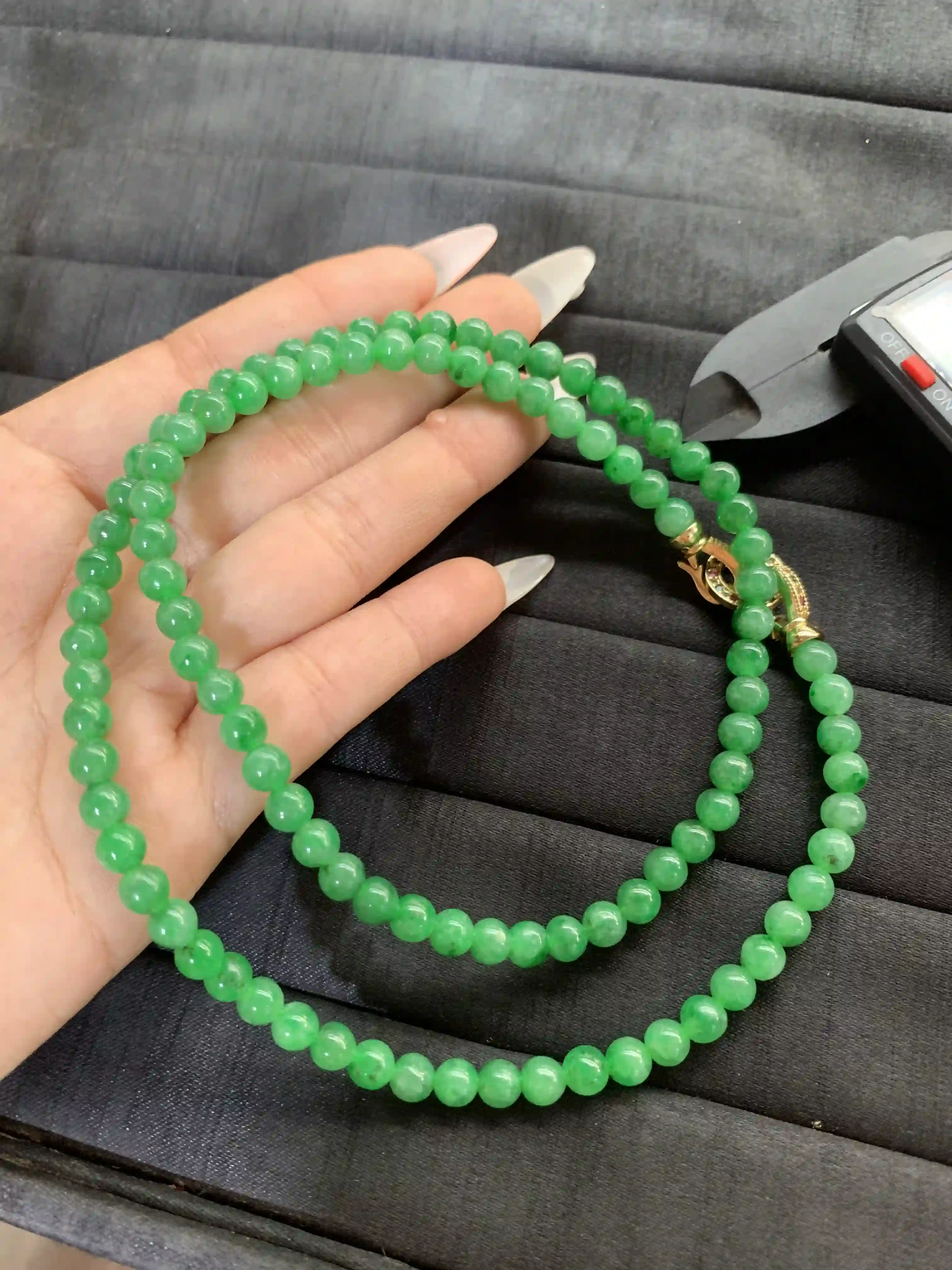  Elegant Green Beaded Necklace with Gold-Toned Clasp | Myanmar Jadeite reference #1500002