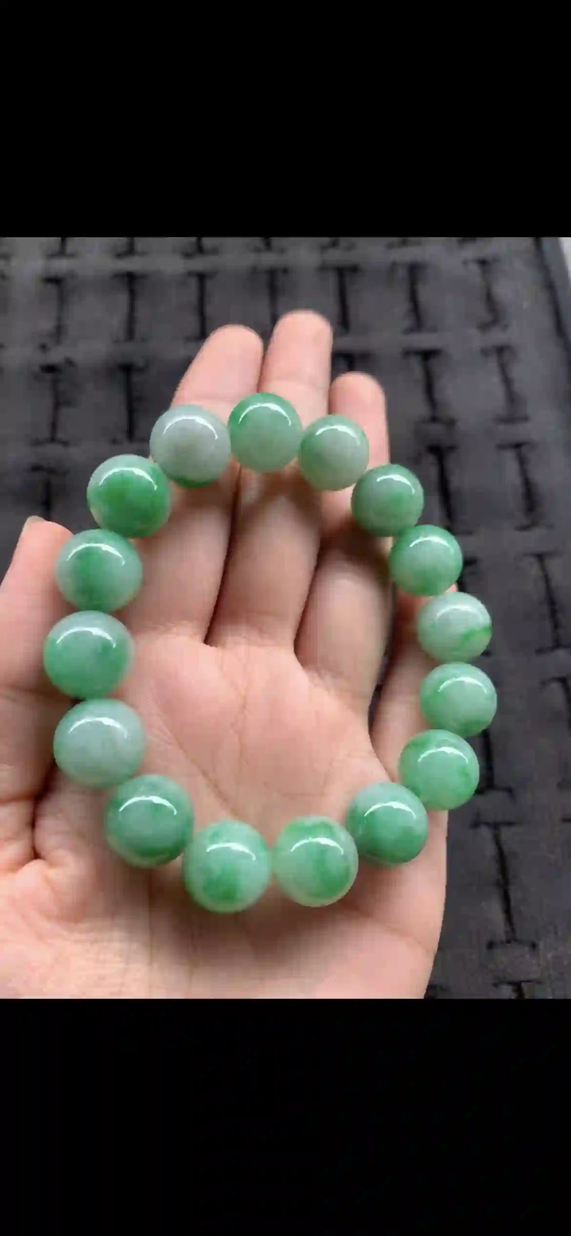 Premium Spicy Green Jadeite Round Bead Bracelet | Myanmar Jadeite reference #10590001