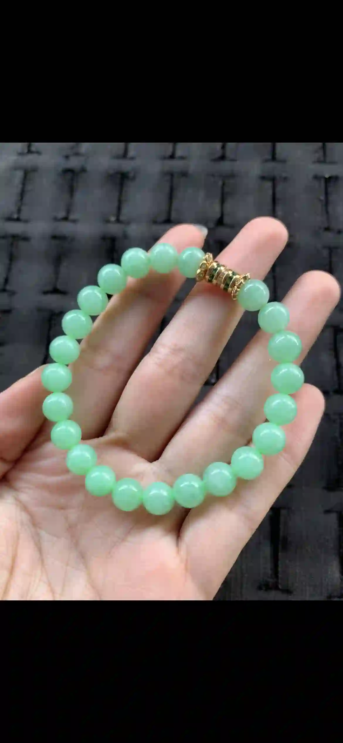 Uniform Bright Mint Green Jade Beaded Bracelet with Premium Gold Clasp | Myanmar Jadeite reference #23460001