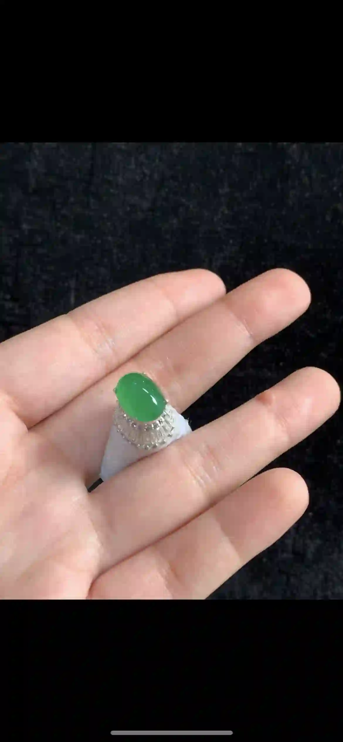 Vivid Imperial Green Jade Cabochon with Diamond Halo Setting | Myanmar Jadeite reference #35760001